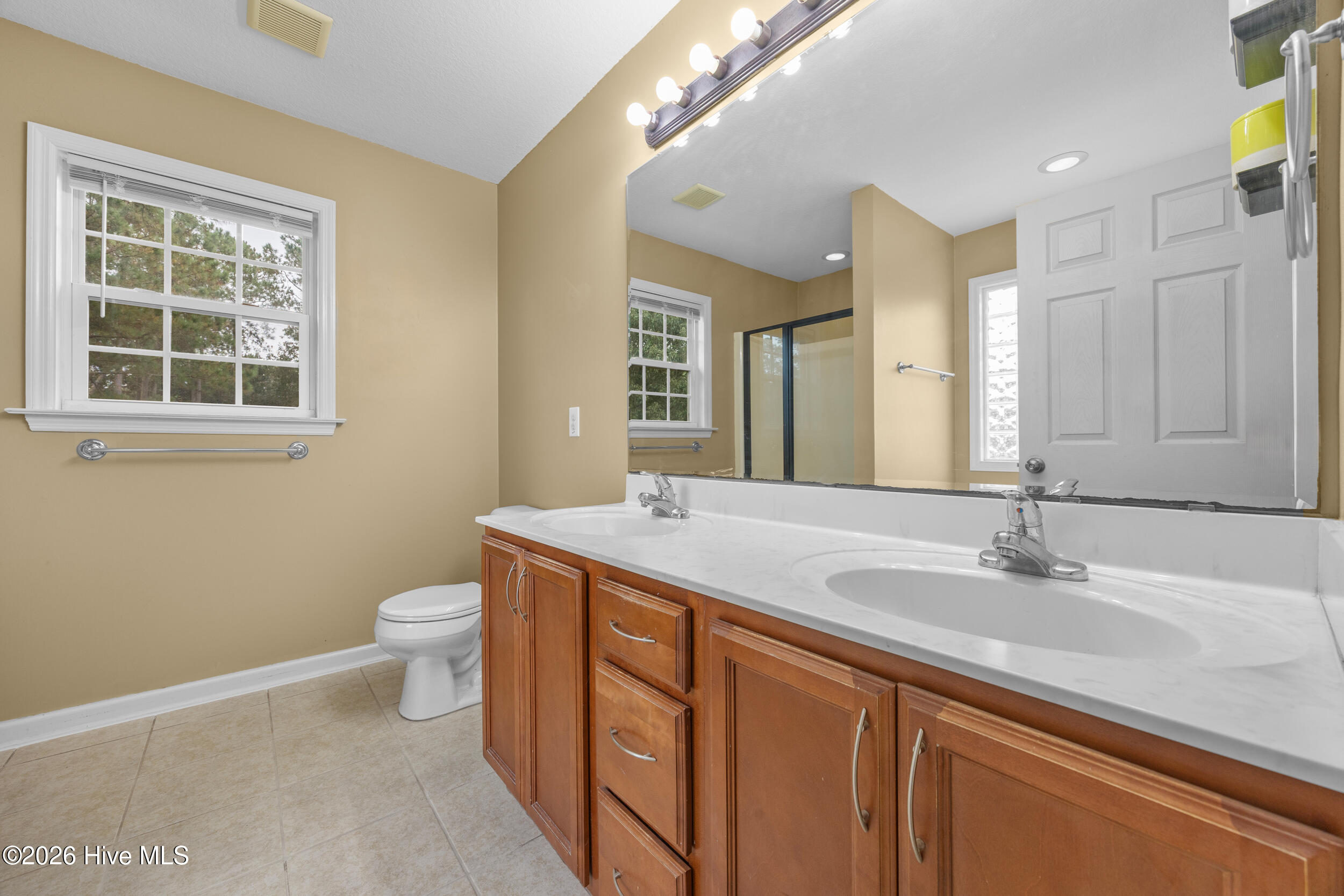 121 Saint Road Property Photo 27