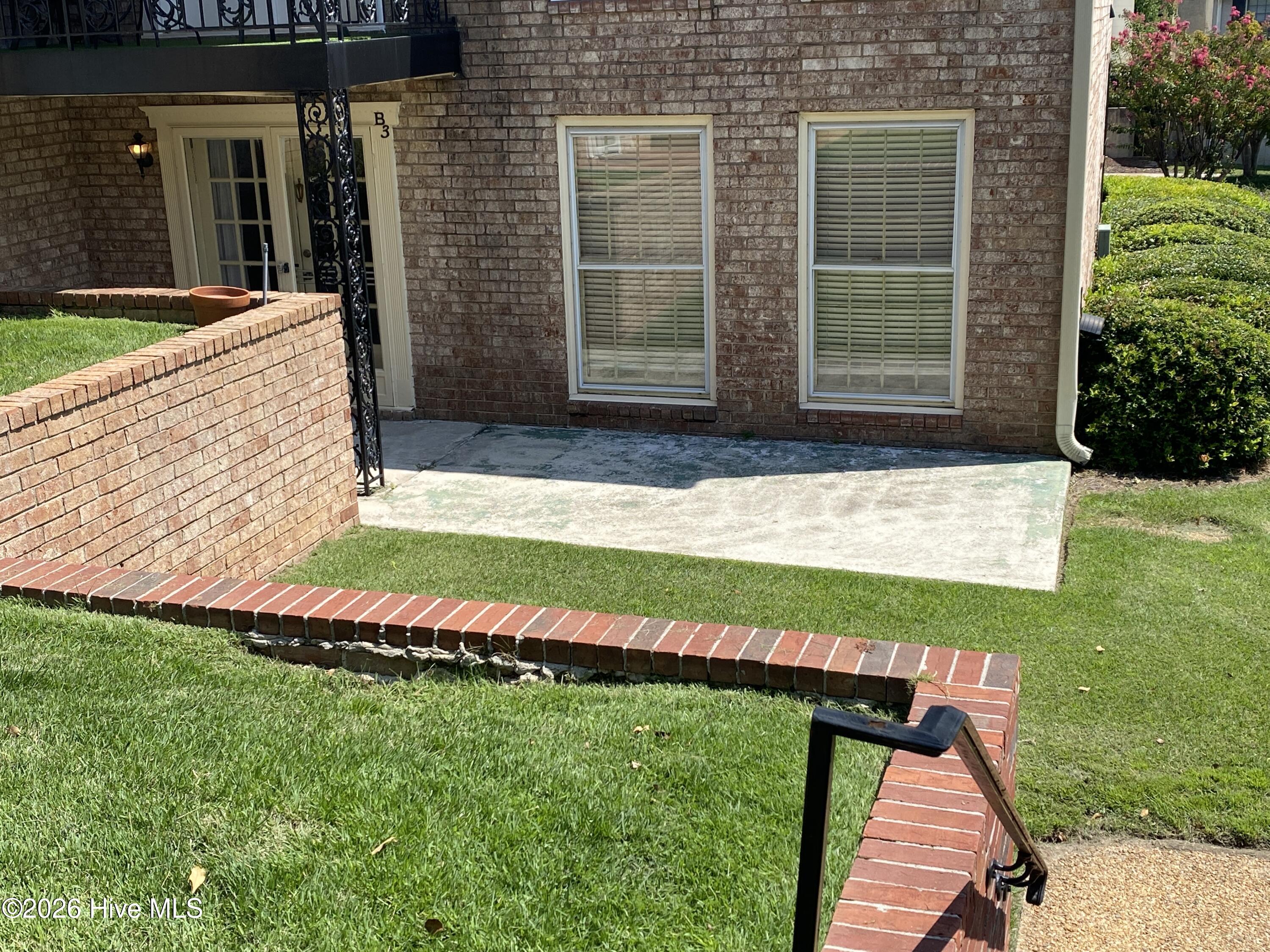 1010 Hickman Road B3 Property Photo 1