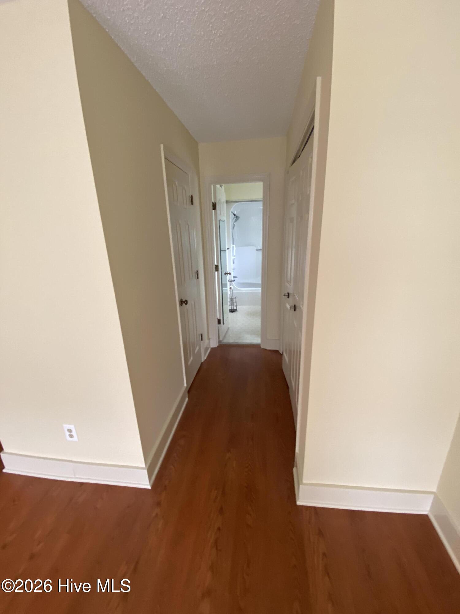 1010 Hickman Road B3 Property Photo 3
