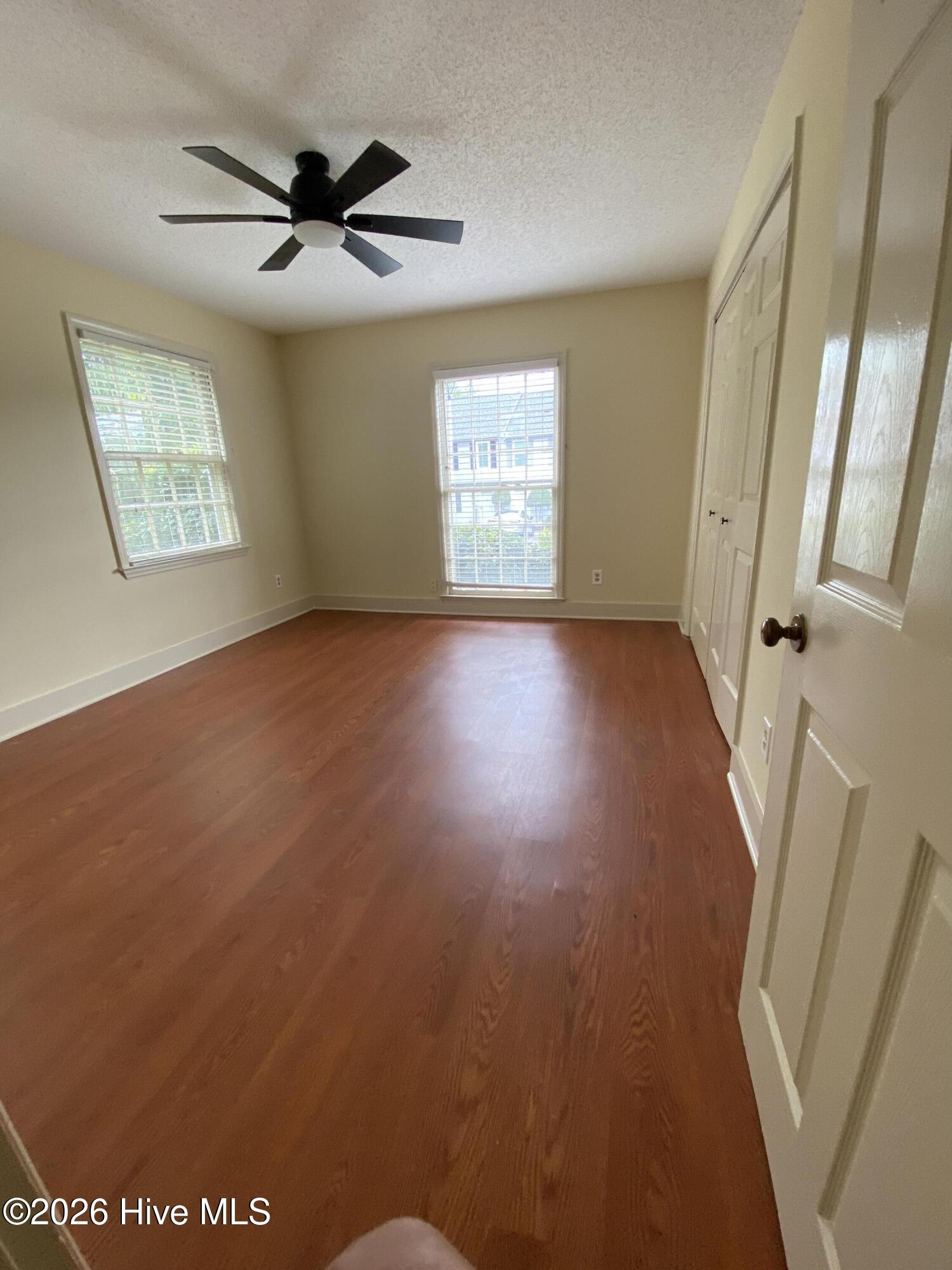 1010 Hickman Road B3 Property Photo 11