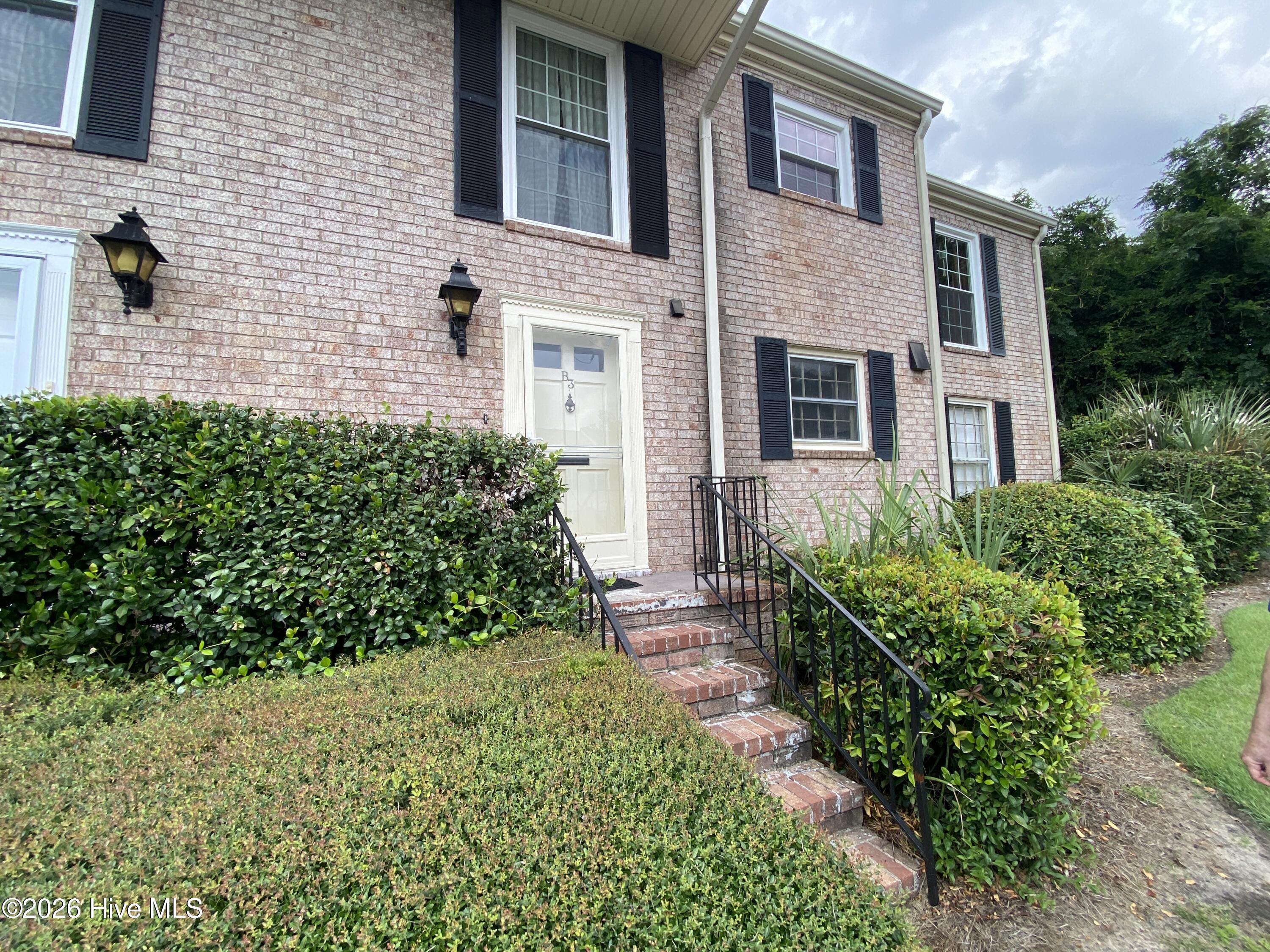 1010 Hickman Road B3 Property Photo 21