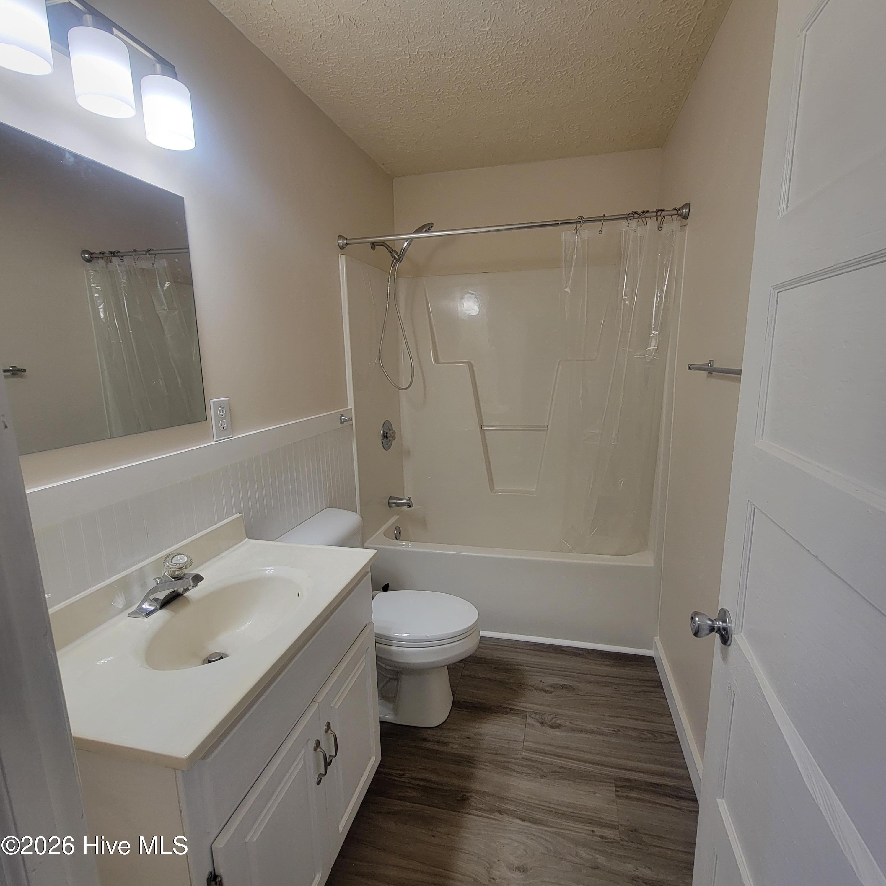 7625 Old River Road Property Photo 11