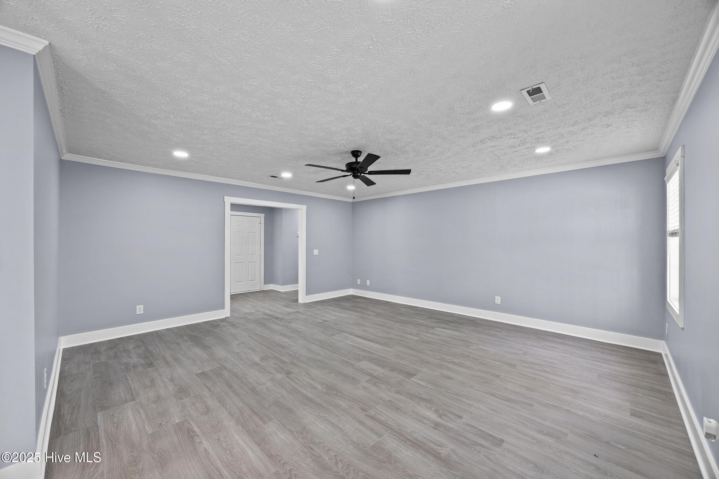 8032 Webster Court Ne Property Photo 10