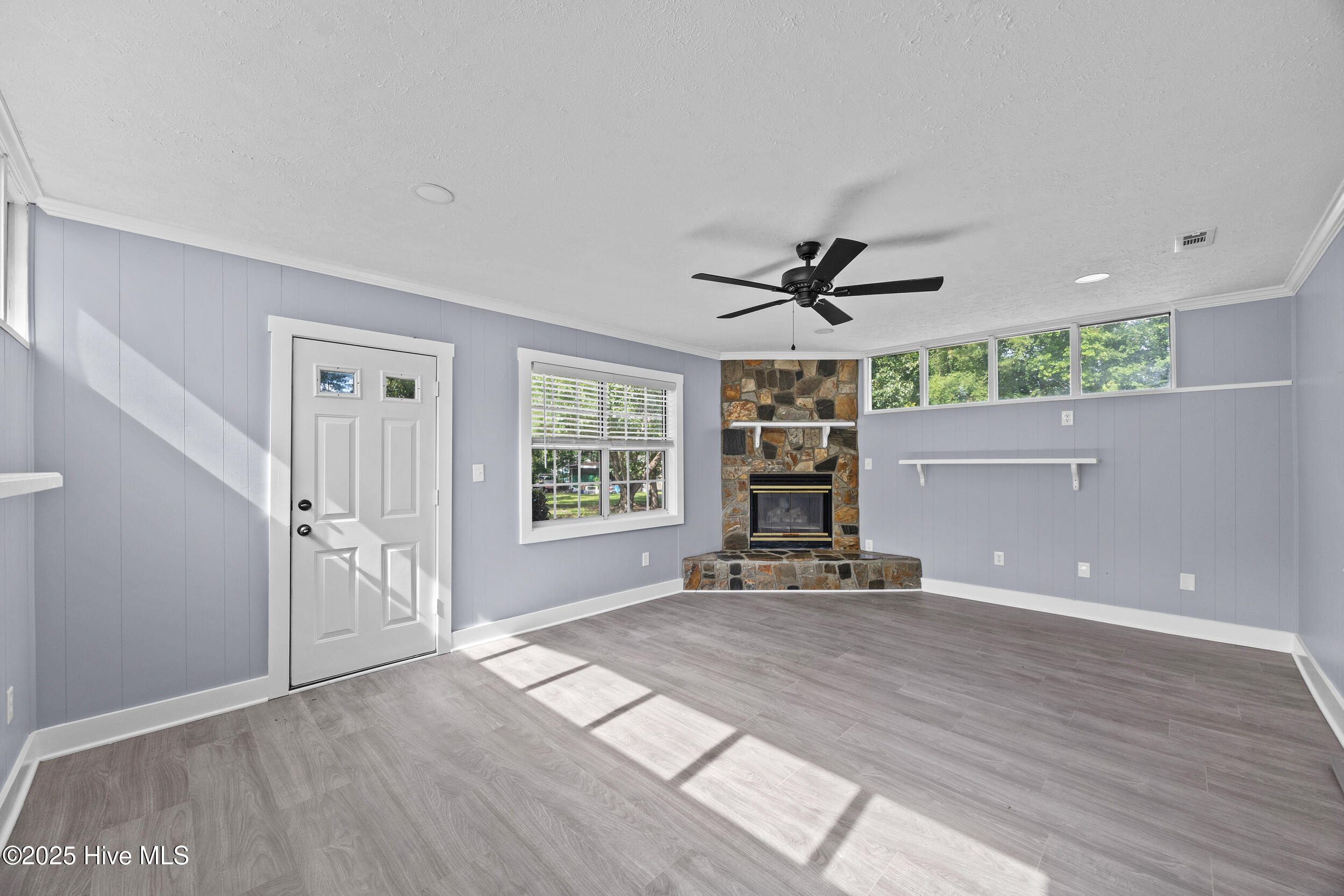 8032 Webster Court Ne Property Photo 25