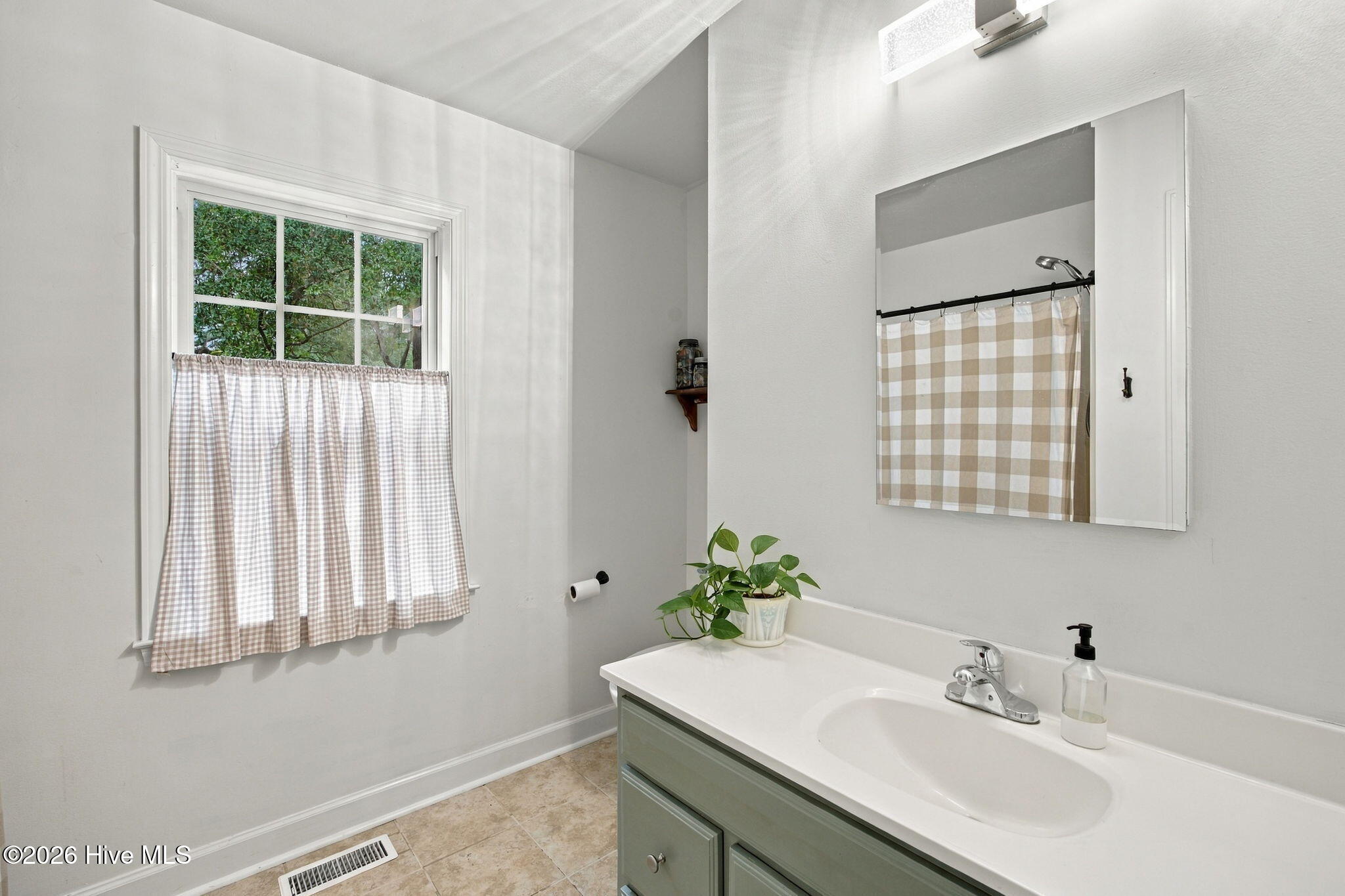 208 Park Avenue Ext Property Photo 17