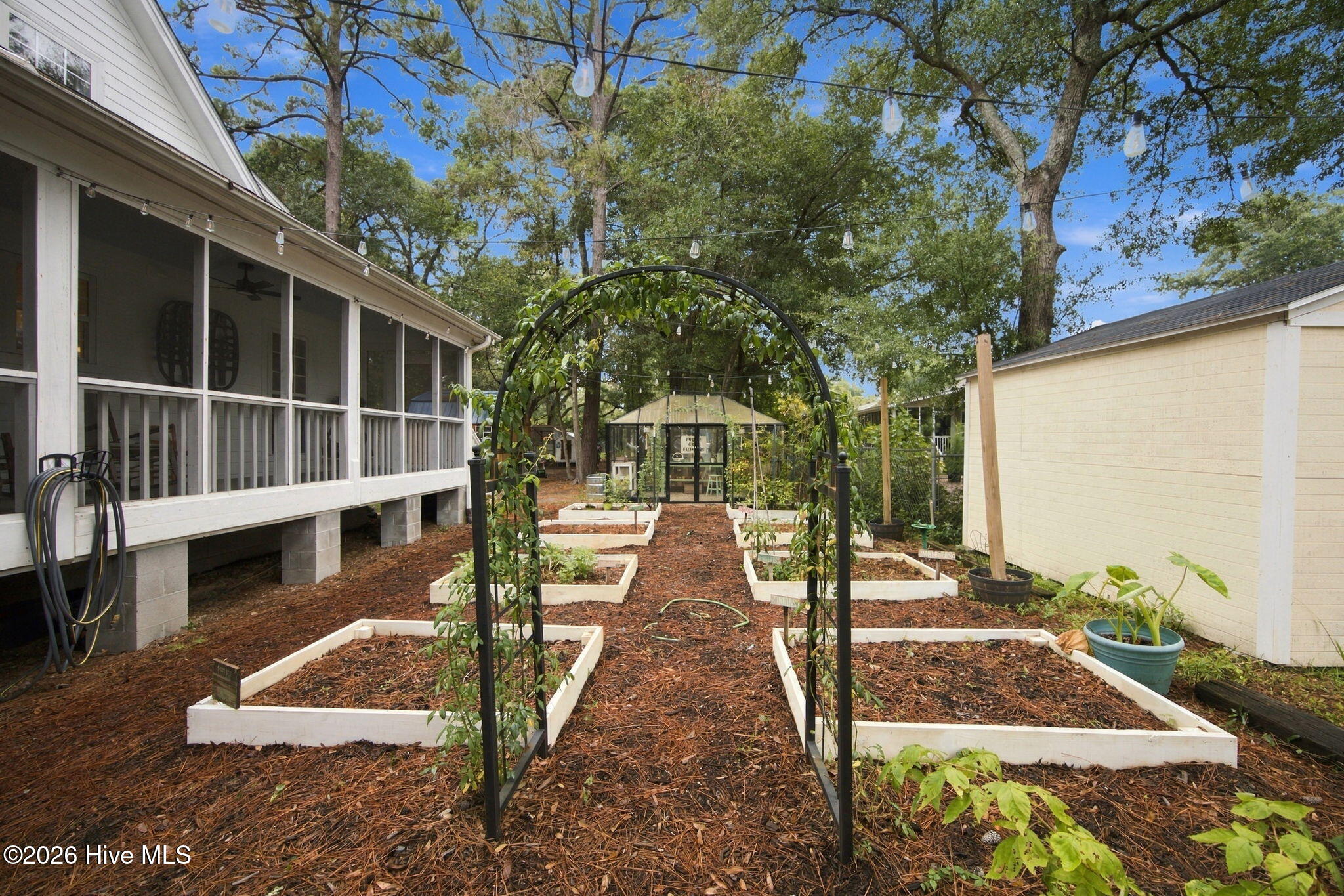 208 Park Avenue Ext Property Photo 31