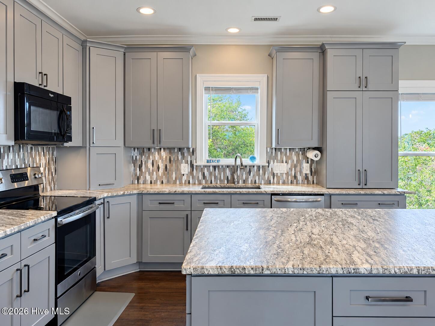 2055 New River Inlet Road Property Photo 19