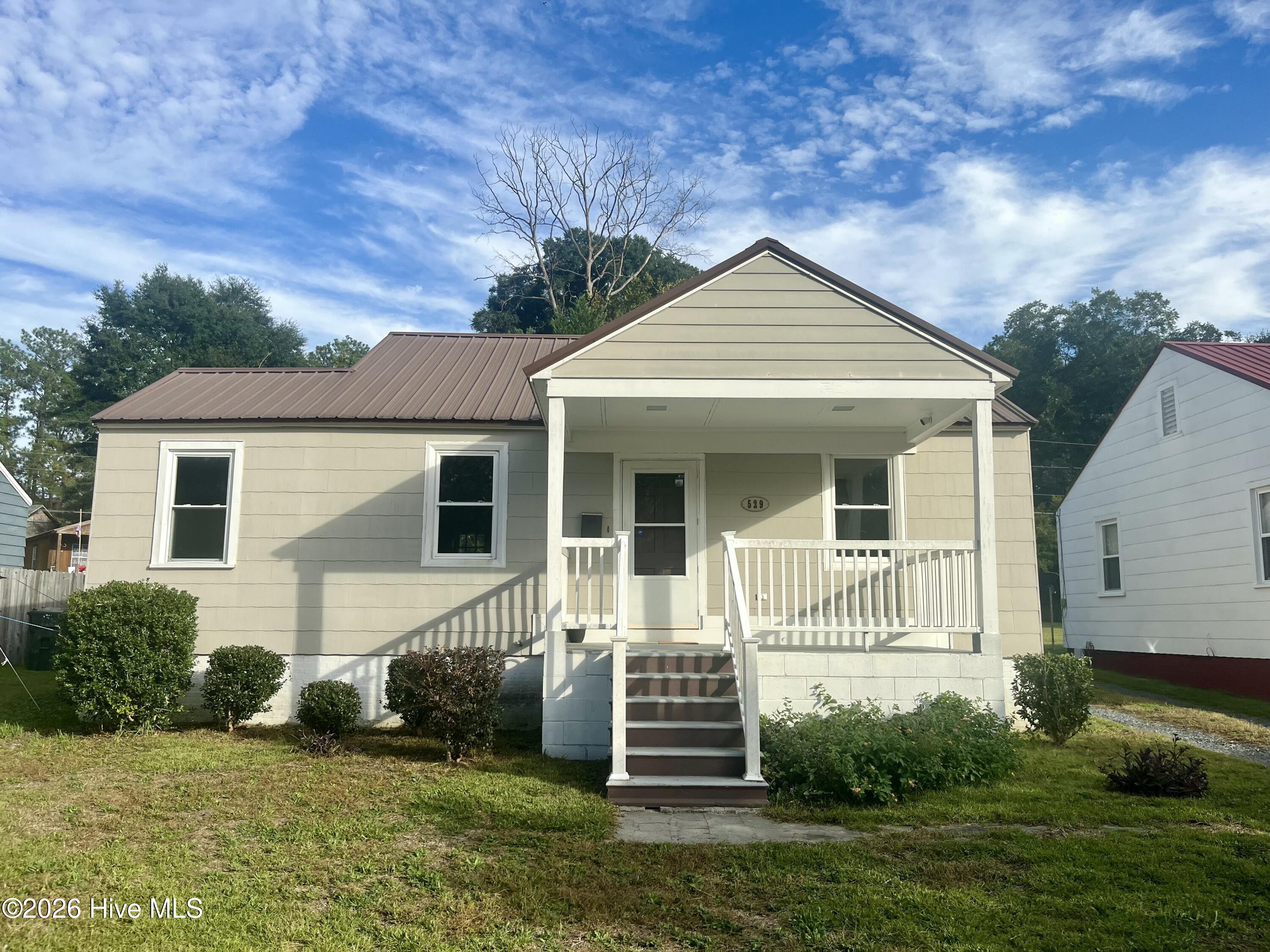 529 W Chapin Road Property Photo 1