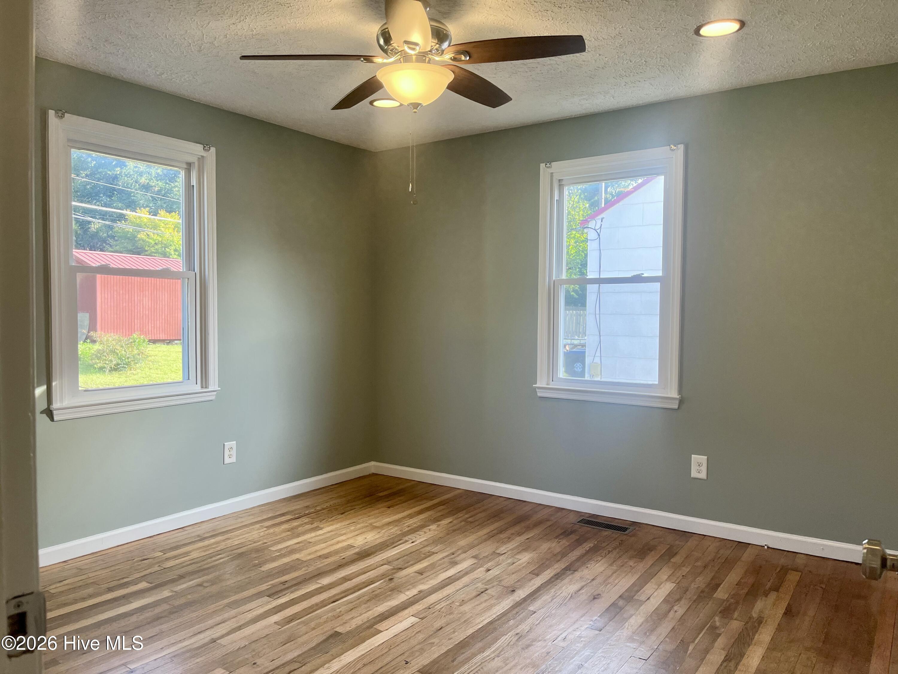 529 W Chapin Road Property Photo 23