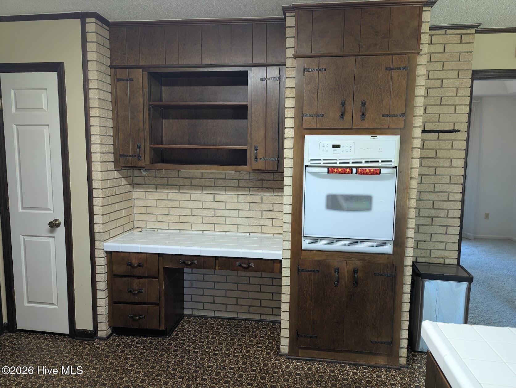218 Longmeadow Road Property Photo 10
