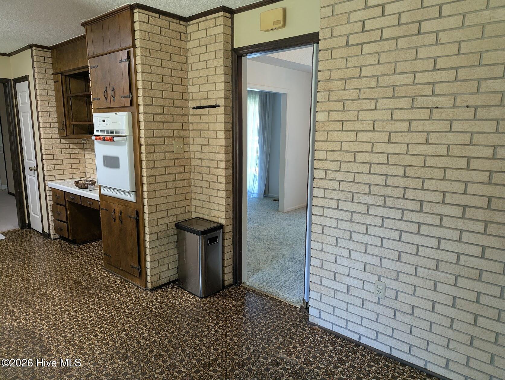 218 Longmeadow Road Property Photo 11
