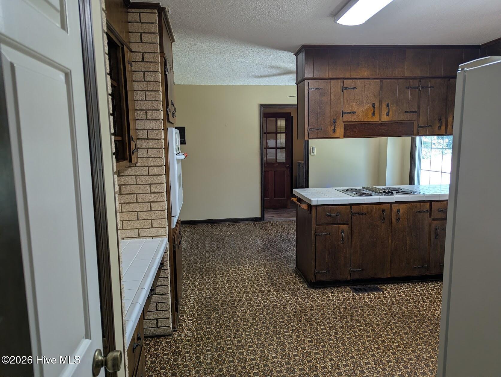 218 Longmeadow Road Property Photo 12