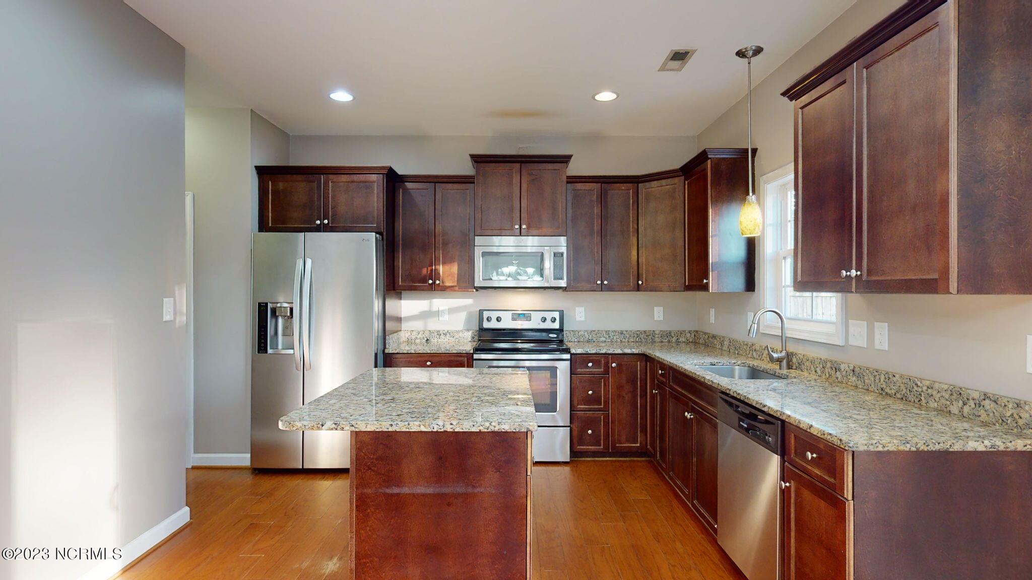319 Inverness Drive Property Photo 11