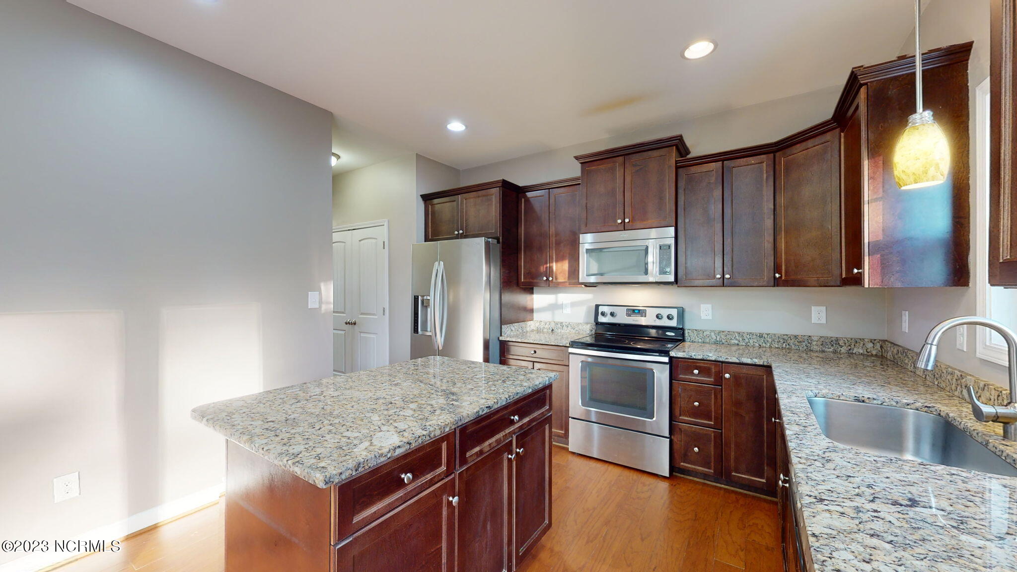 319 Inverness Drive Property Photo 14