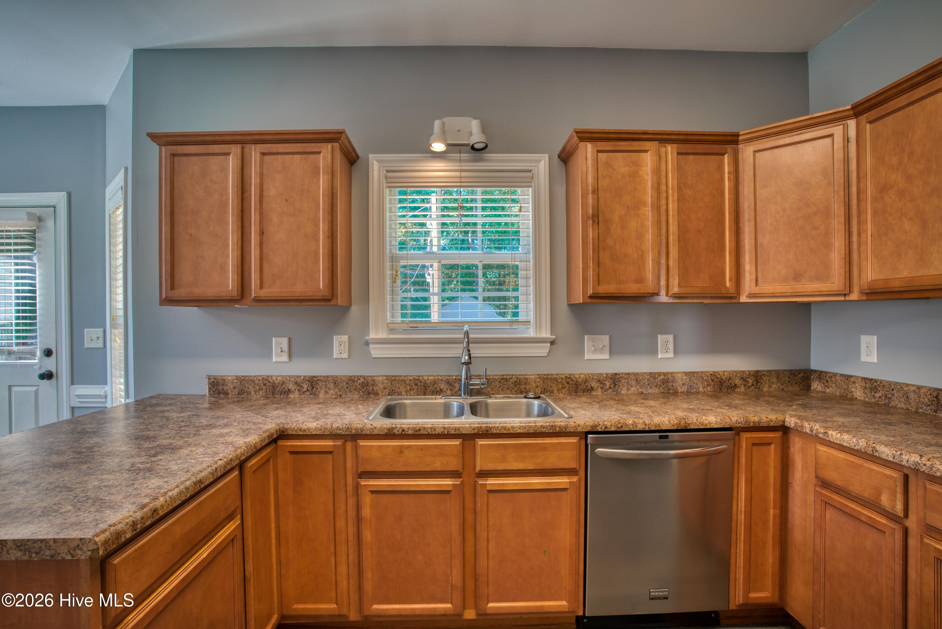 112 Sparkling Brook Way Property Photo 22