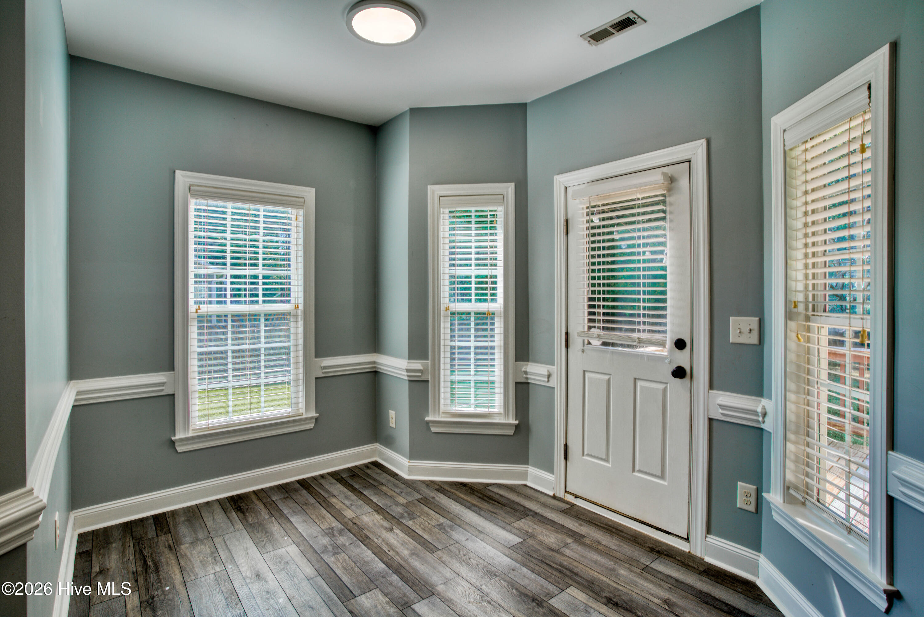 112 Sparkling Brook Way Property Photo 28