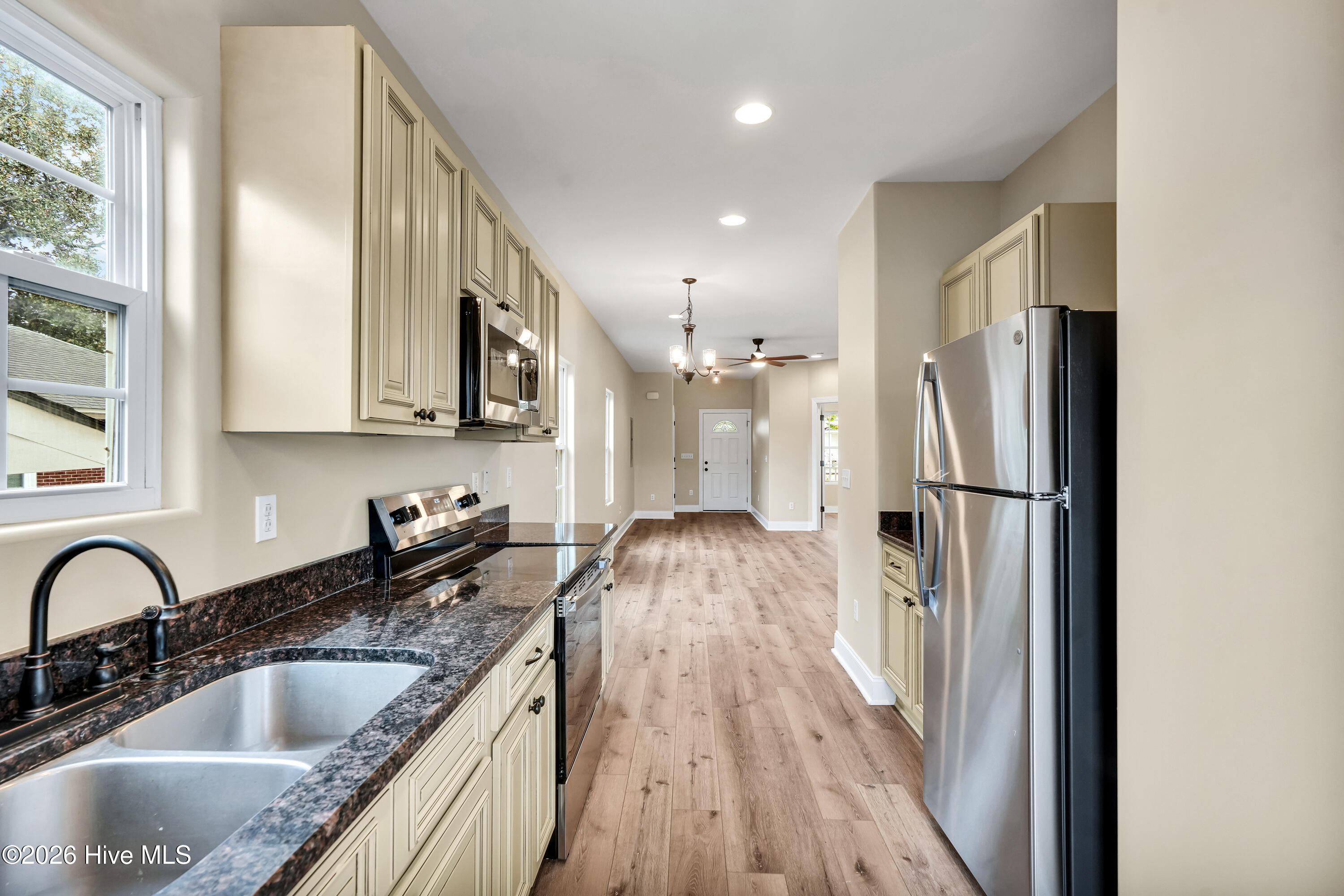1111 Dock Street Property Photo 11