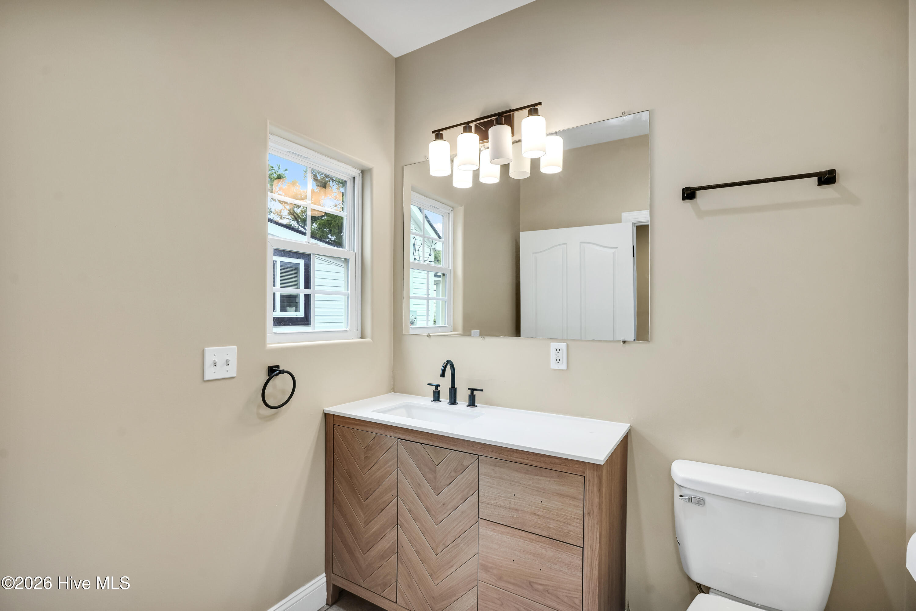 1111 Dock Street Property Photo 14