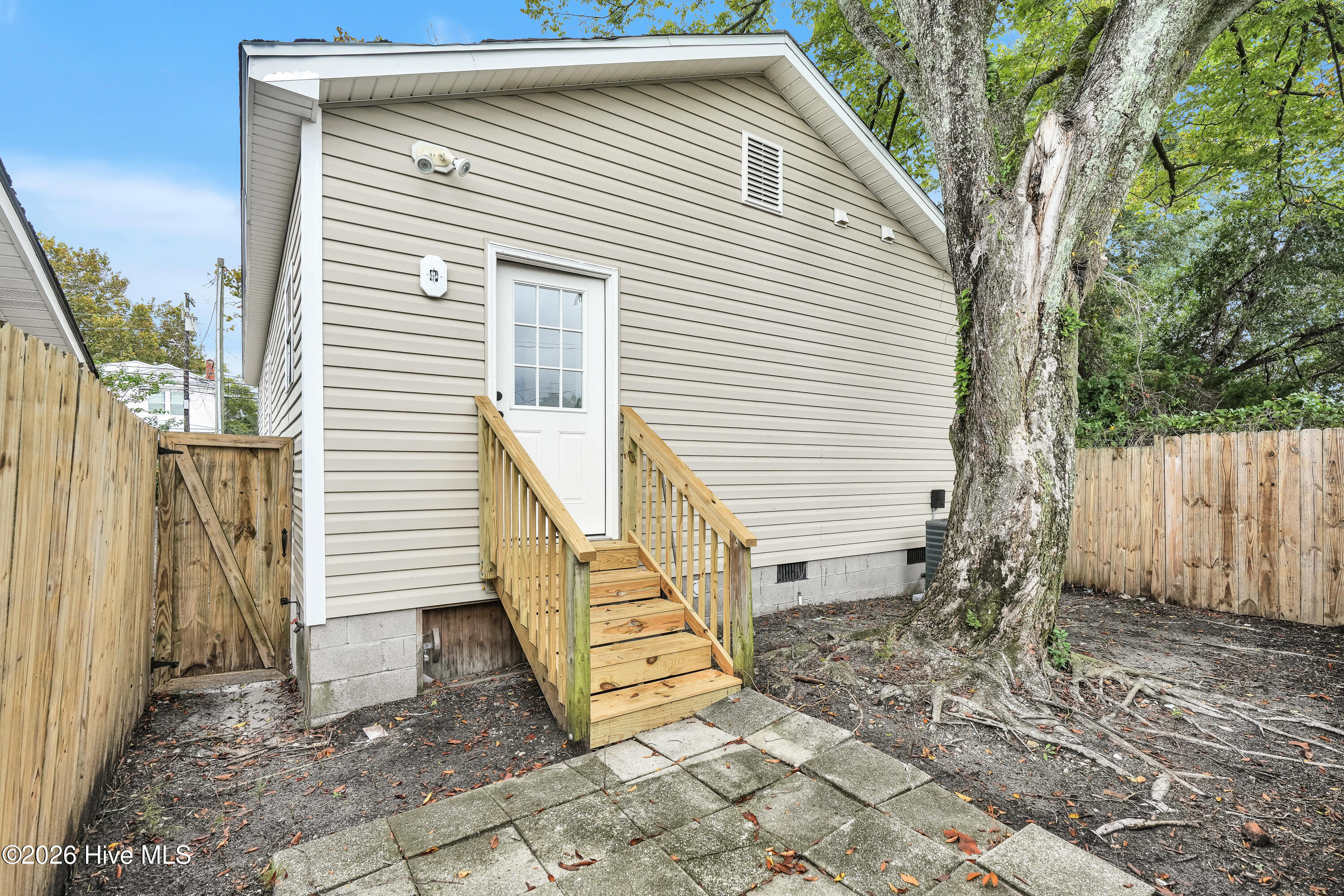 1111 Dock Street Property Photo 22