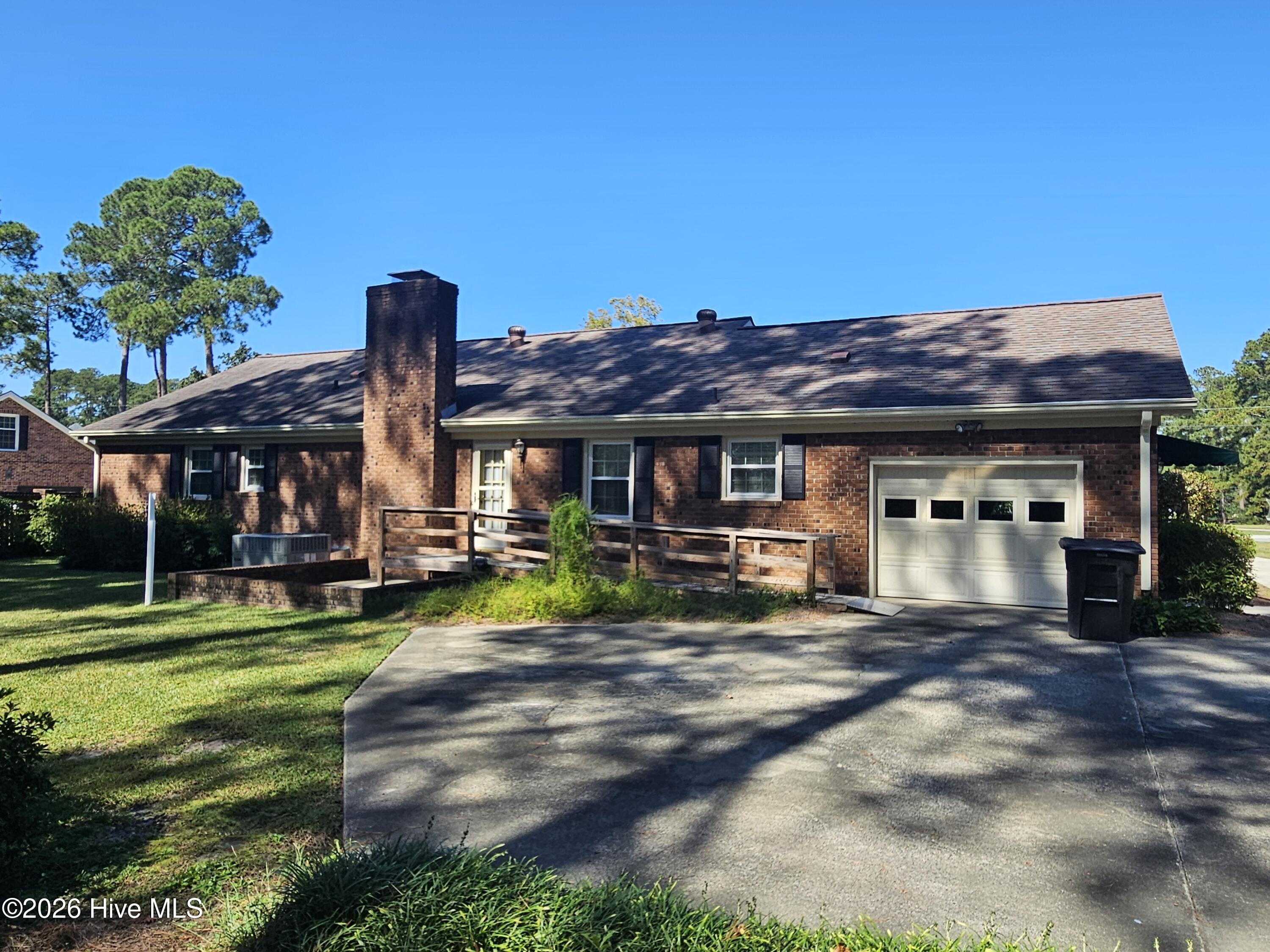 105 Lake Drive Property Photo 3