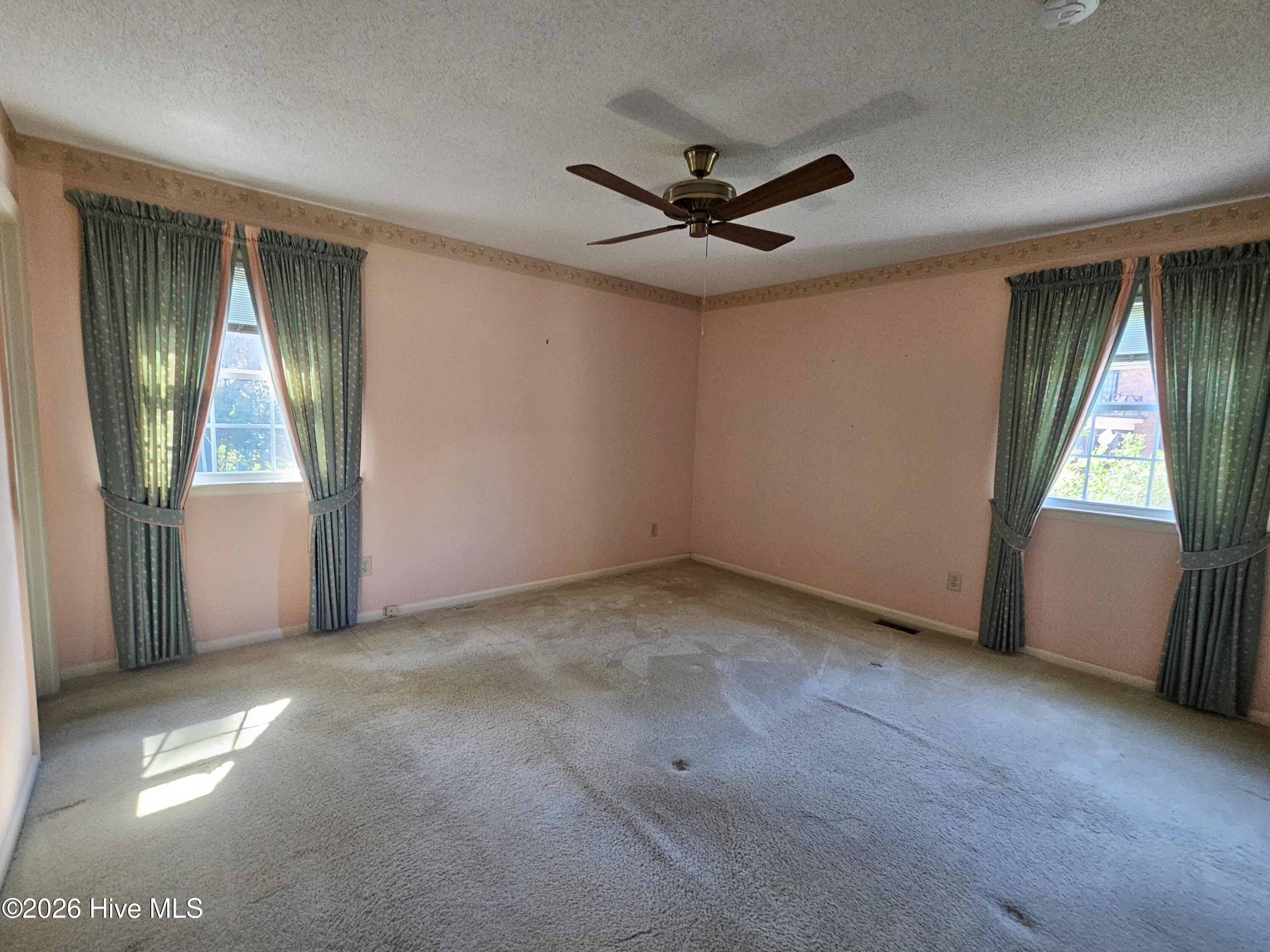 105 Lake Drive Property Photo 4