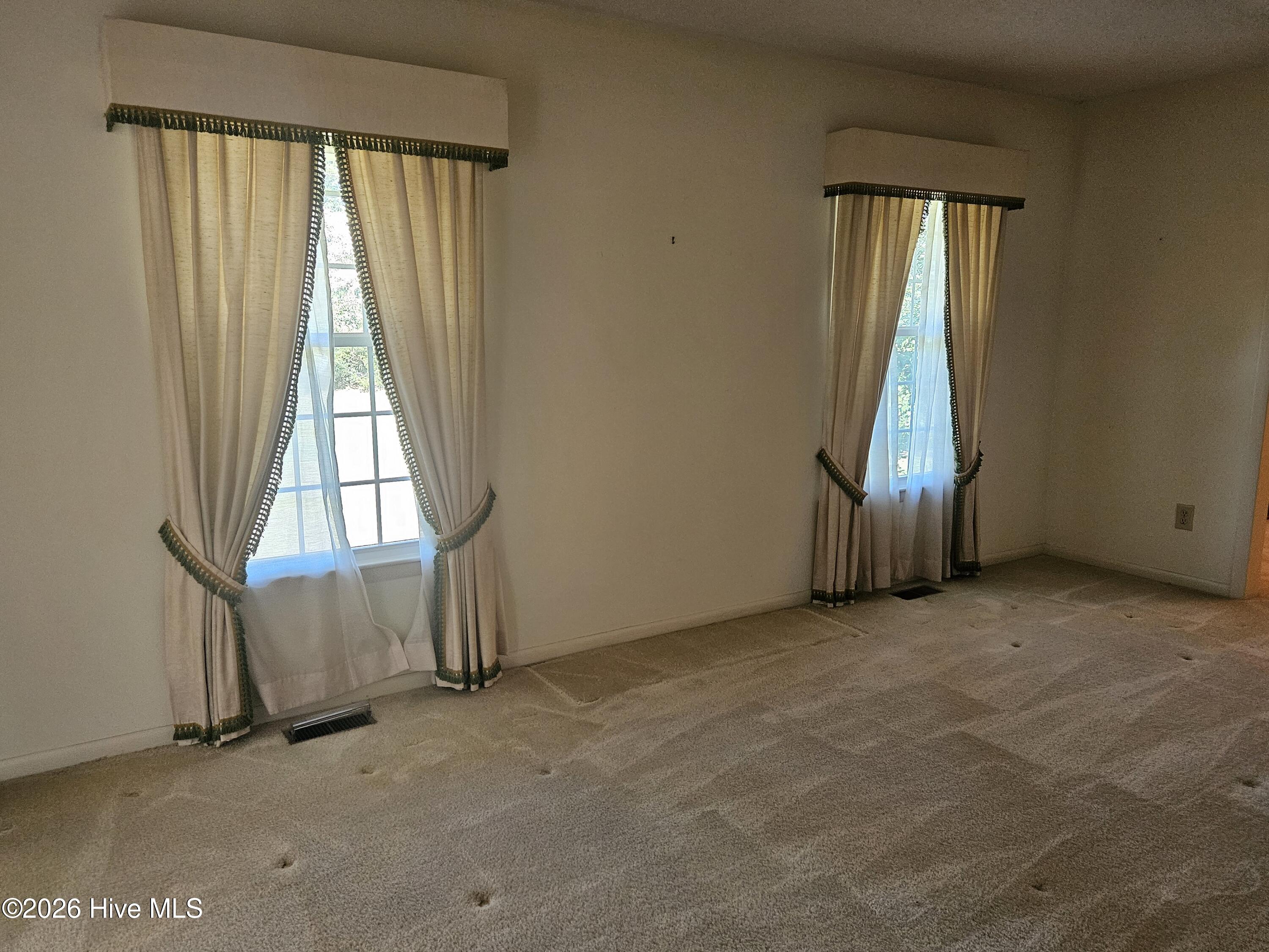 105 Lake Drive Property Photo 9