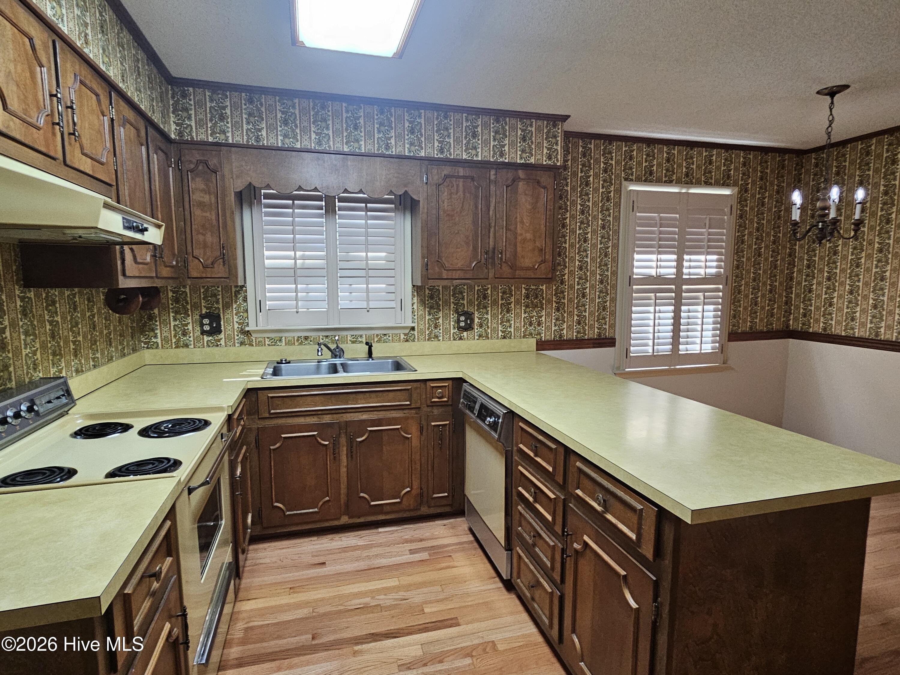 105 Lake Drive Property Photo 12