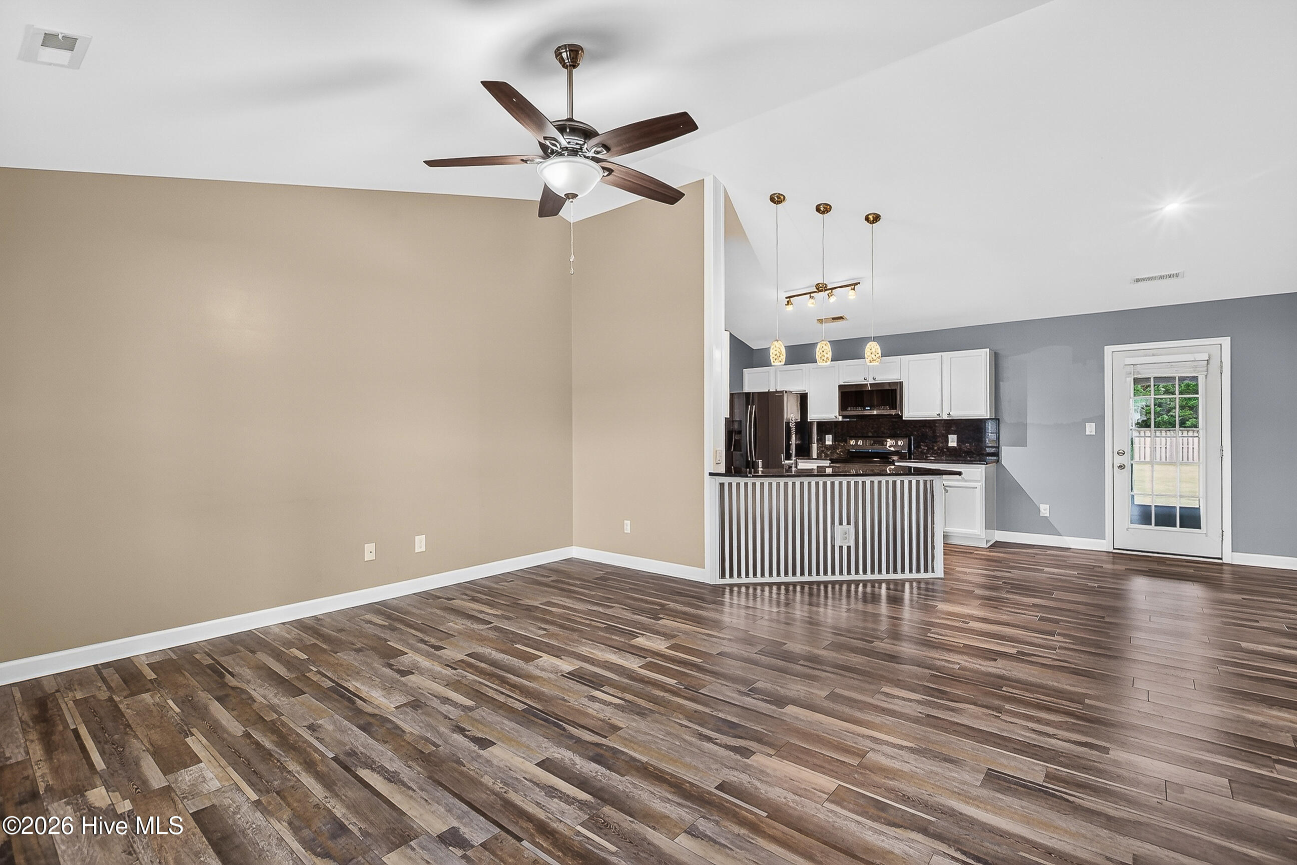 114 Eagle Ridge Drive Property Photo 6