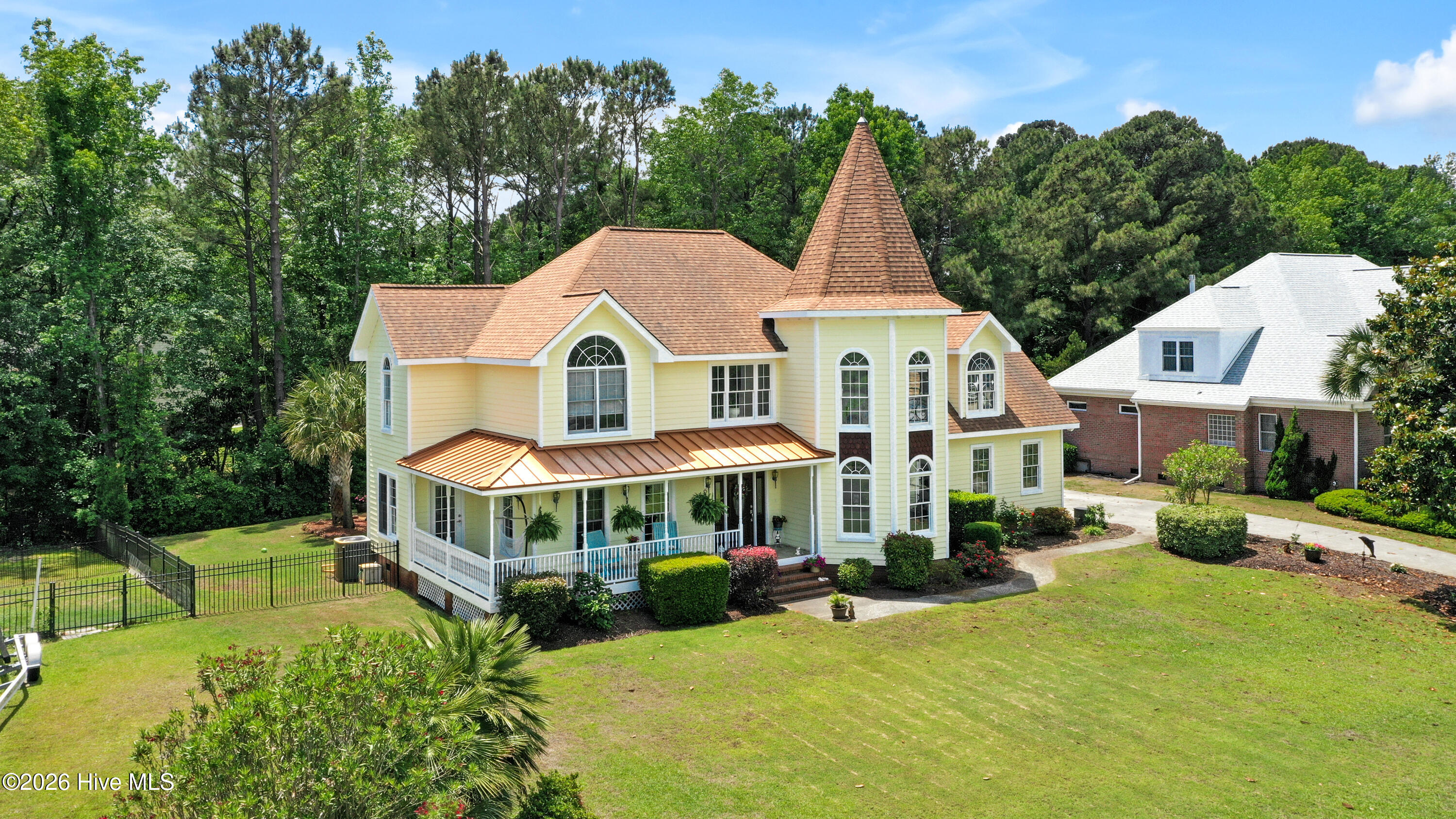 108 Gazebo Court Property Photo 4