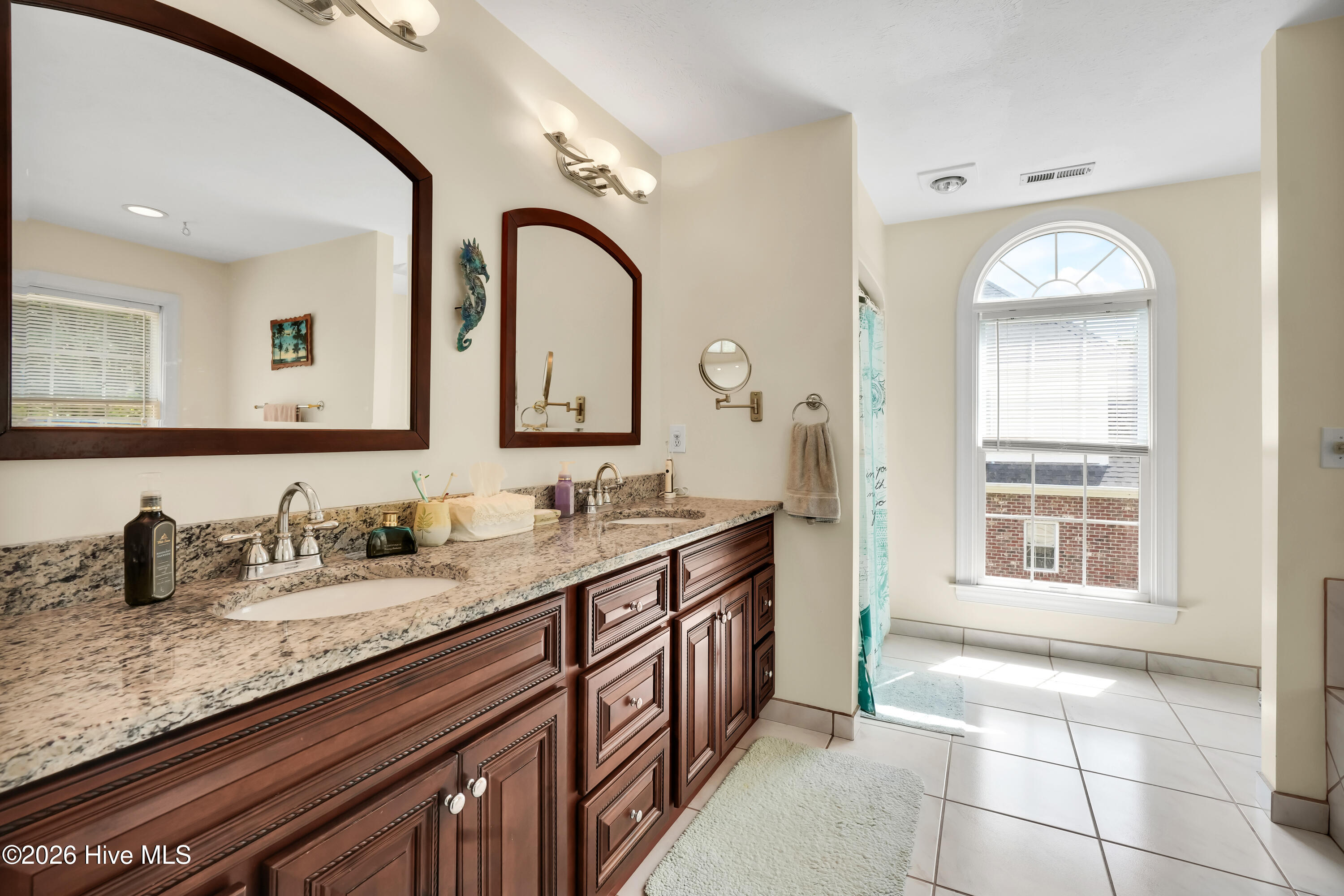 108 Gazebo Court Property Photo 27
