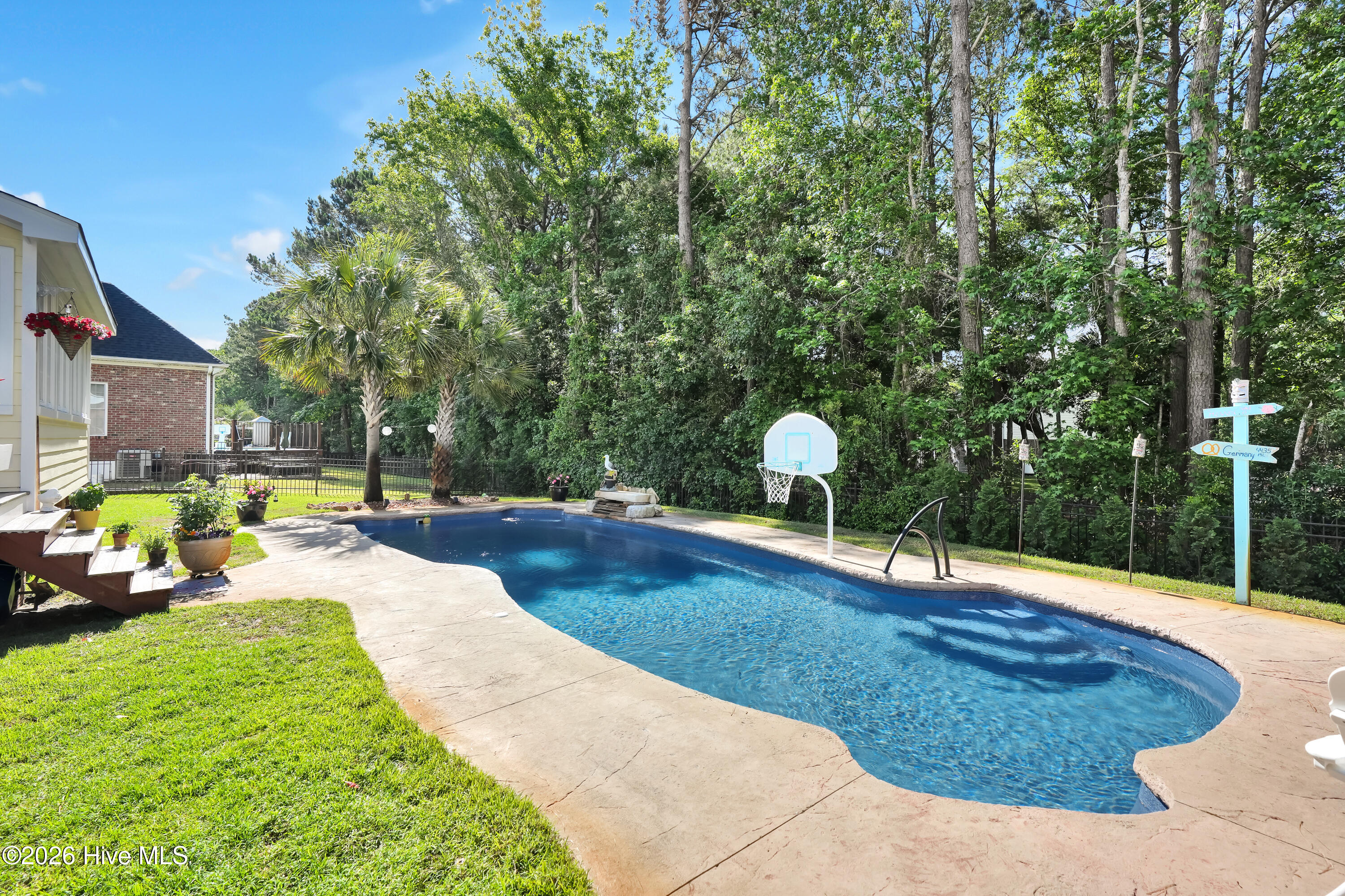 108 Gazebo Court Property Photo 40