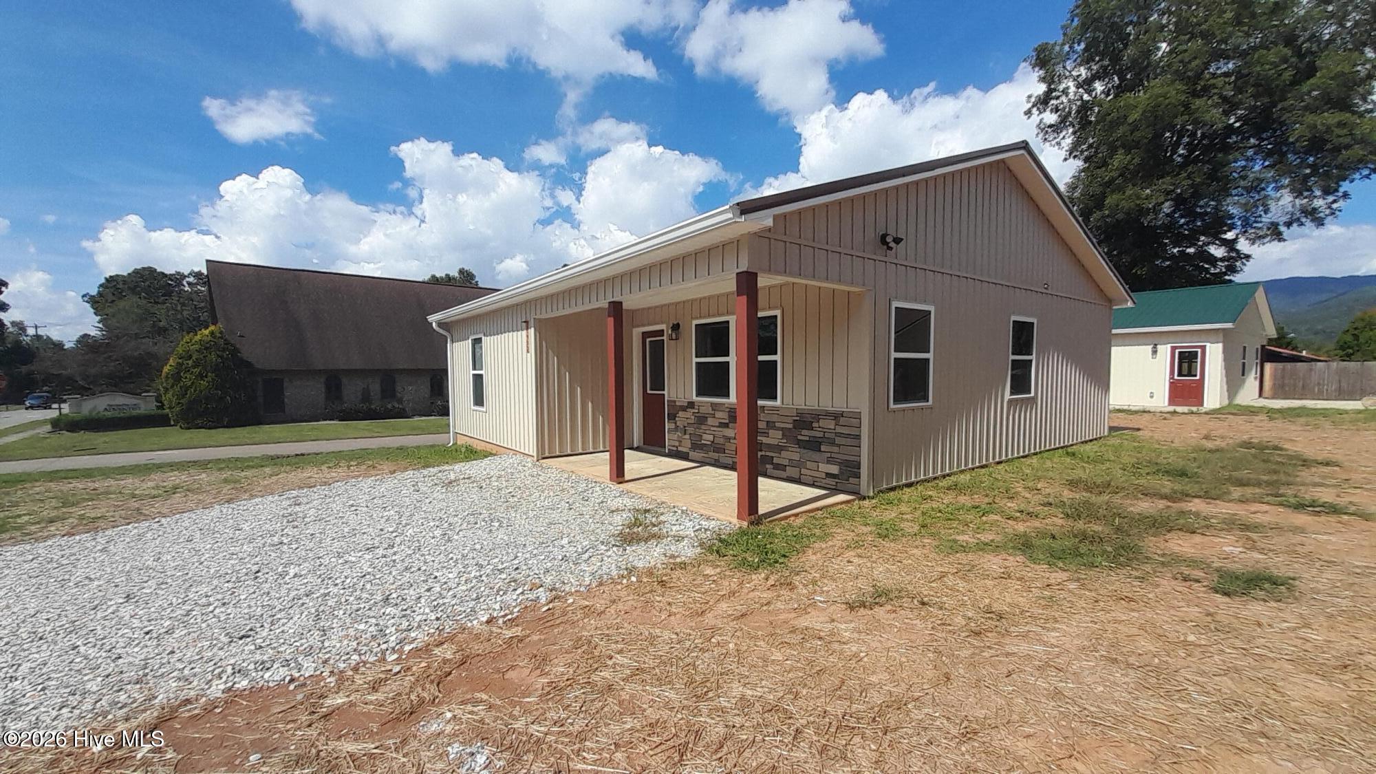 125 Aquone Road Property Photo 1