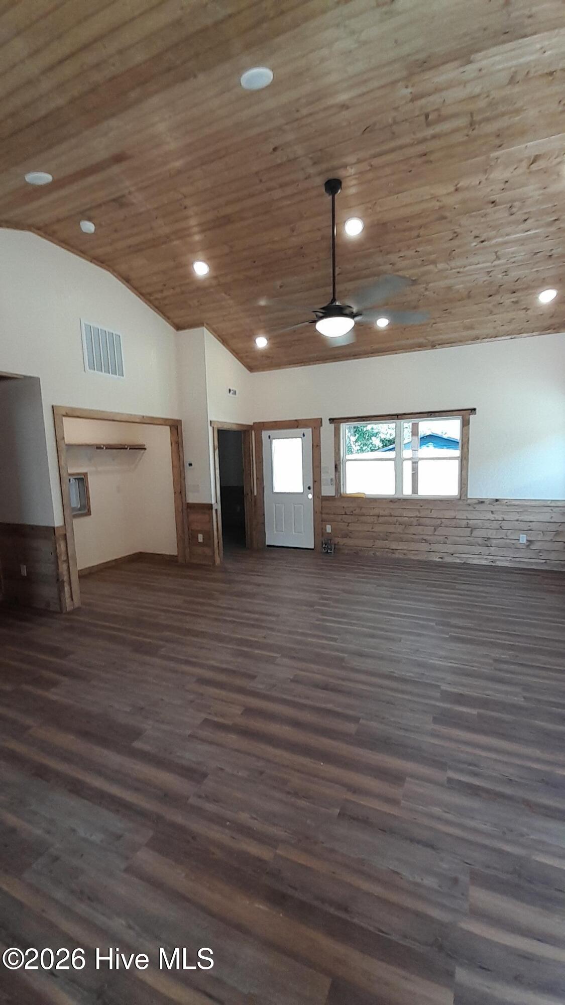 125 Aquone Road Property Photo 3