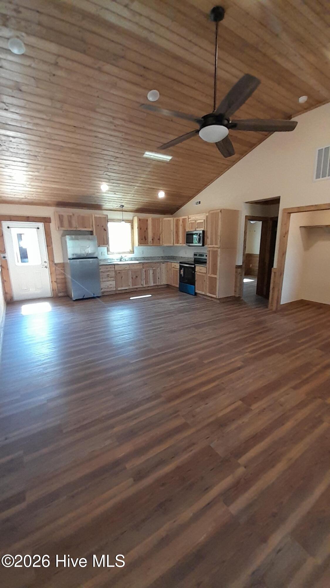 125 Aquone Road Property Photo 4