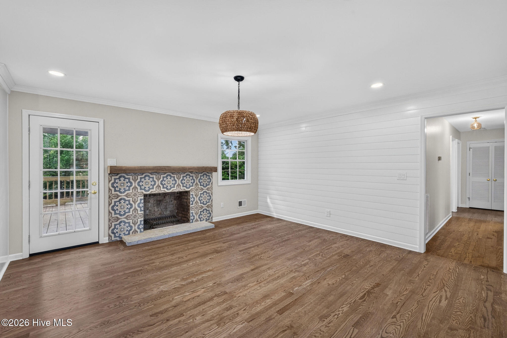 406 Arbor Way Property Photo 12