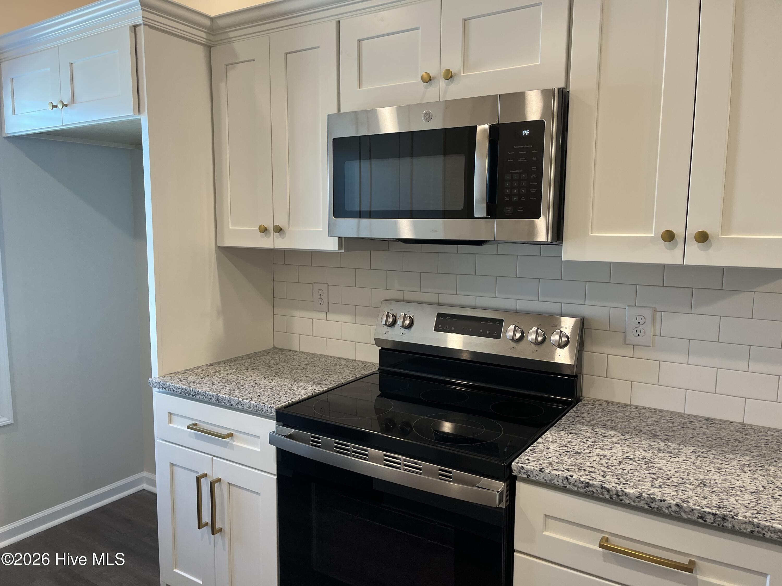 5077 Samuel Road Property Photo 4