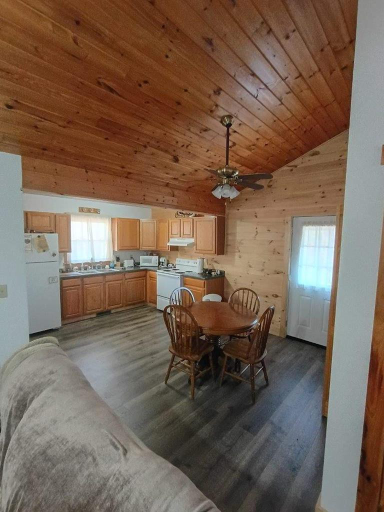 220 Nellie Circle Property Photo 2