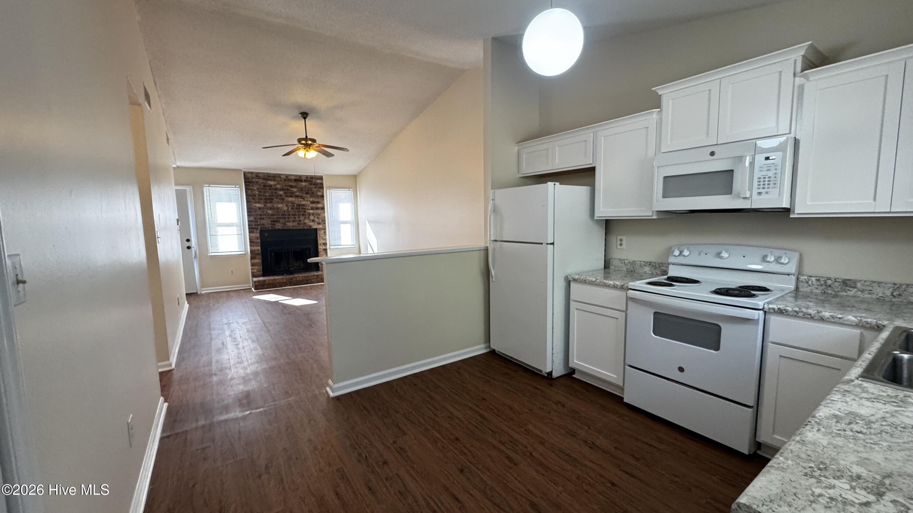218 Cedar Creek Drive Property Photo 8