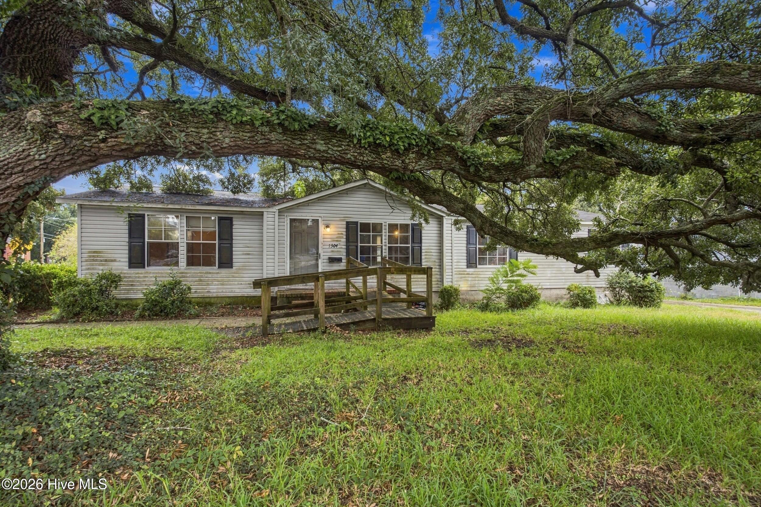 1304 S 7th Street Property Photo 2