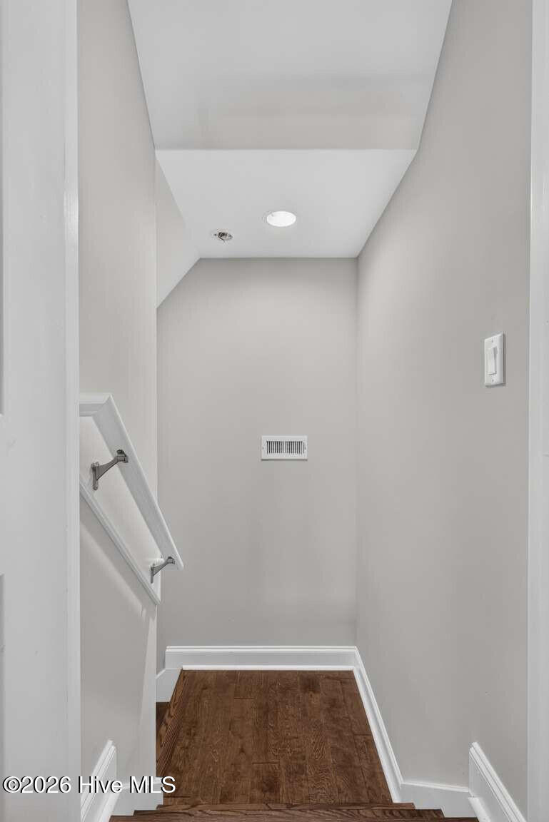8443 N Shoreside Way Ne Property Photo 25
