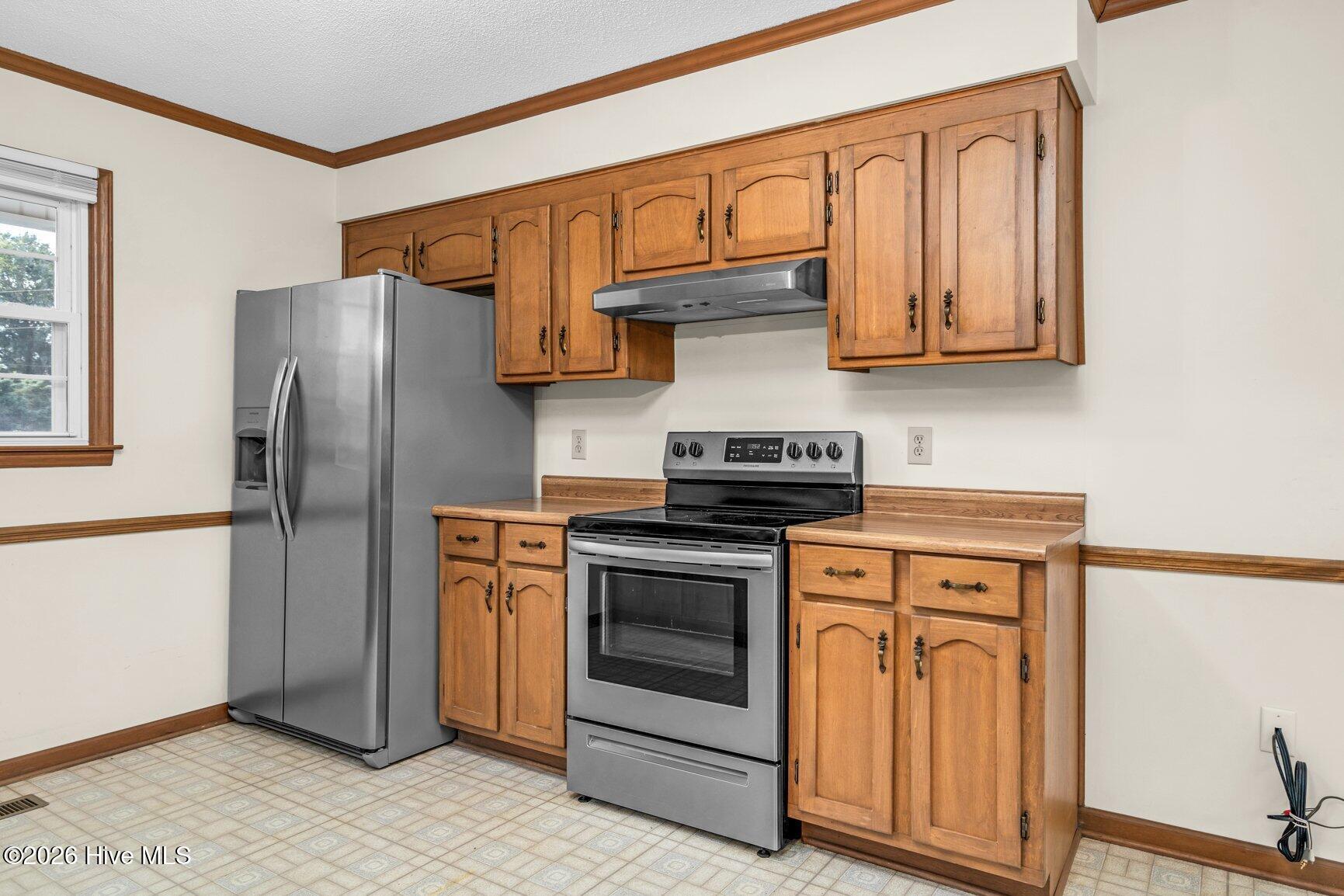6315 Black Creek Road Property Photo 10