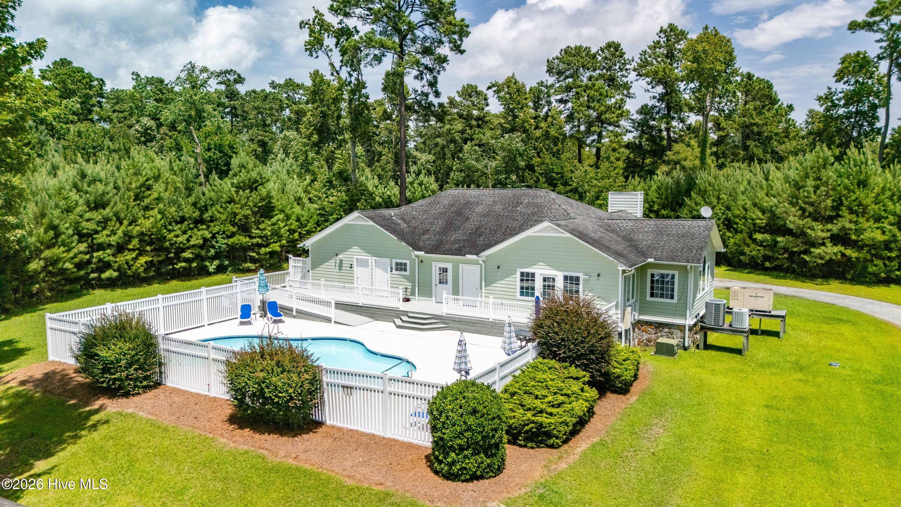 71 10 Queen Anne's Court Property Photo 13