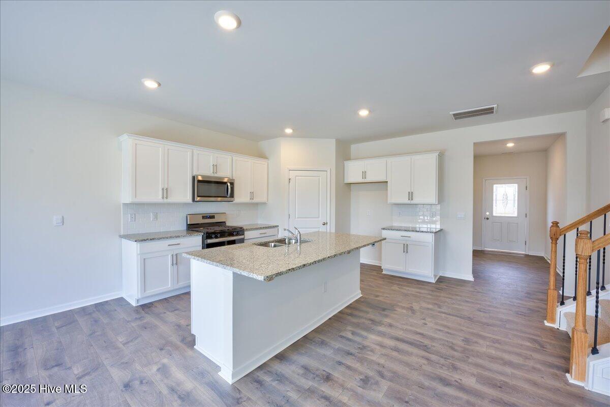 2704 Westwood Avenue W Property Photo 7
