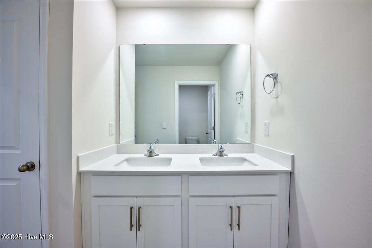 2704 Westwood Avenue W Property Photo 32