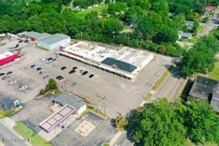 602 Ward Boulevard Property Photo 8