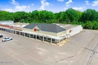 602 Ward Boulevard Property Photo 11