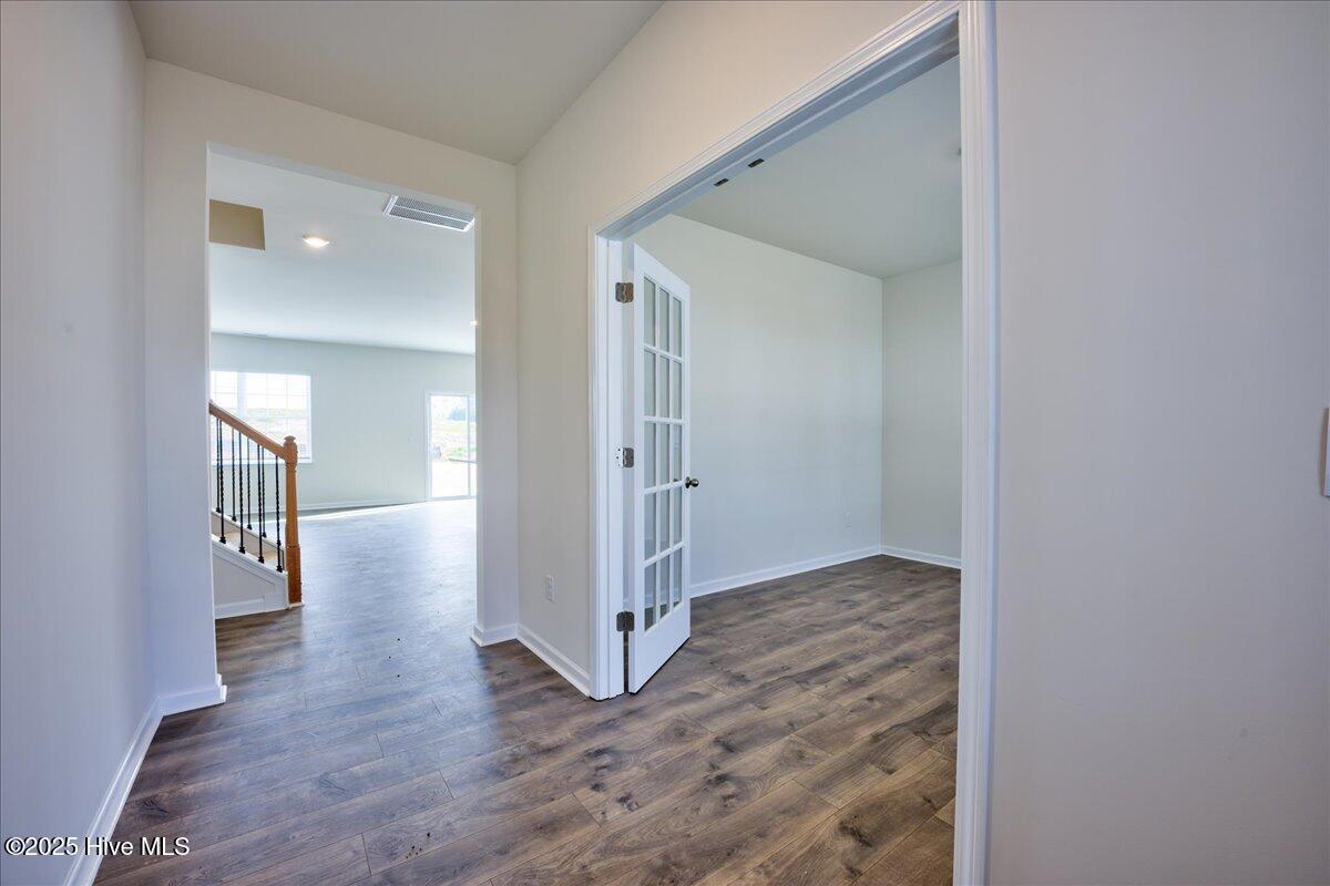2710 Salisbury Avenue W Property Photo 3