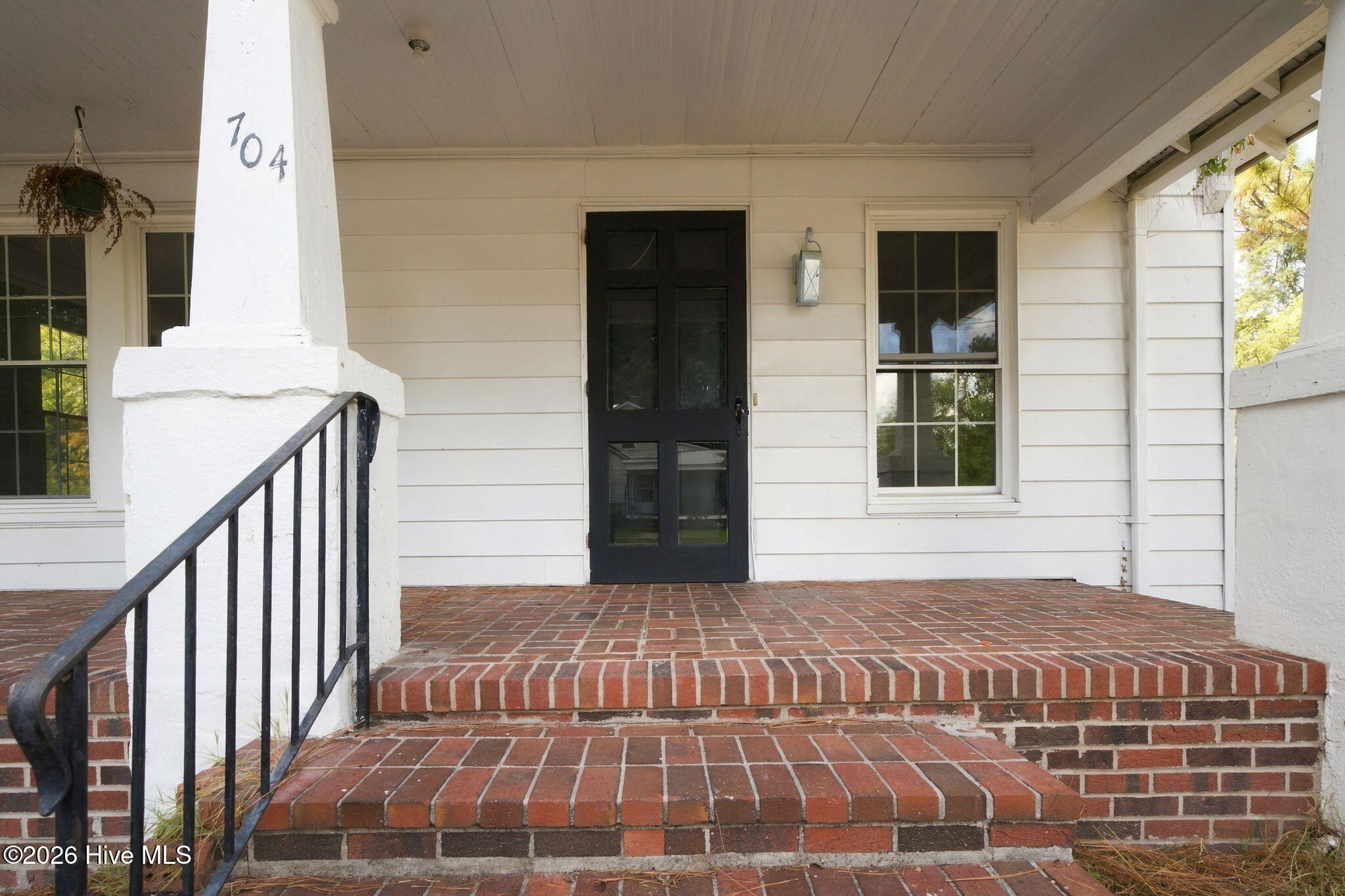 704 S Tillery Street Property Photo 2