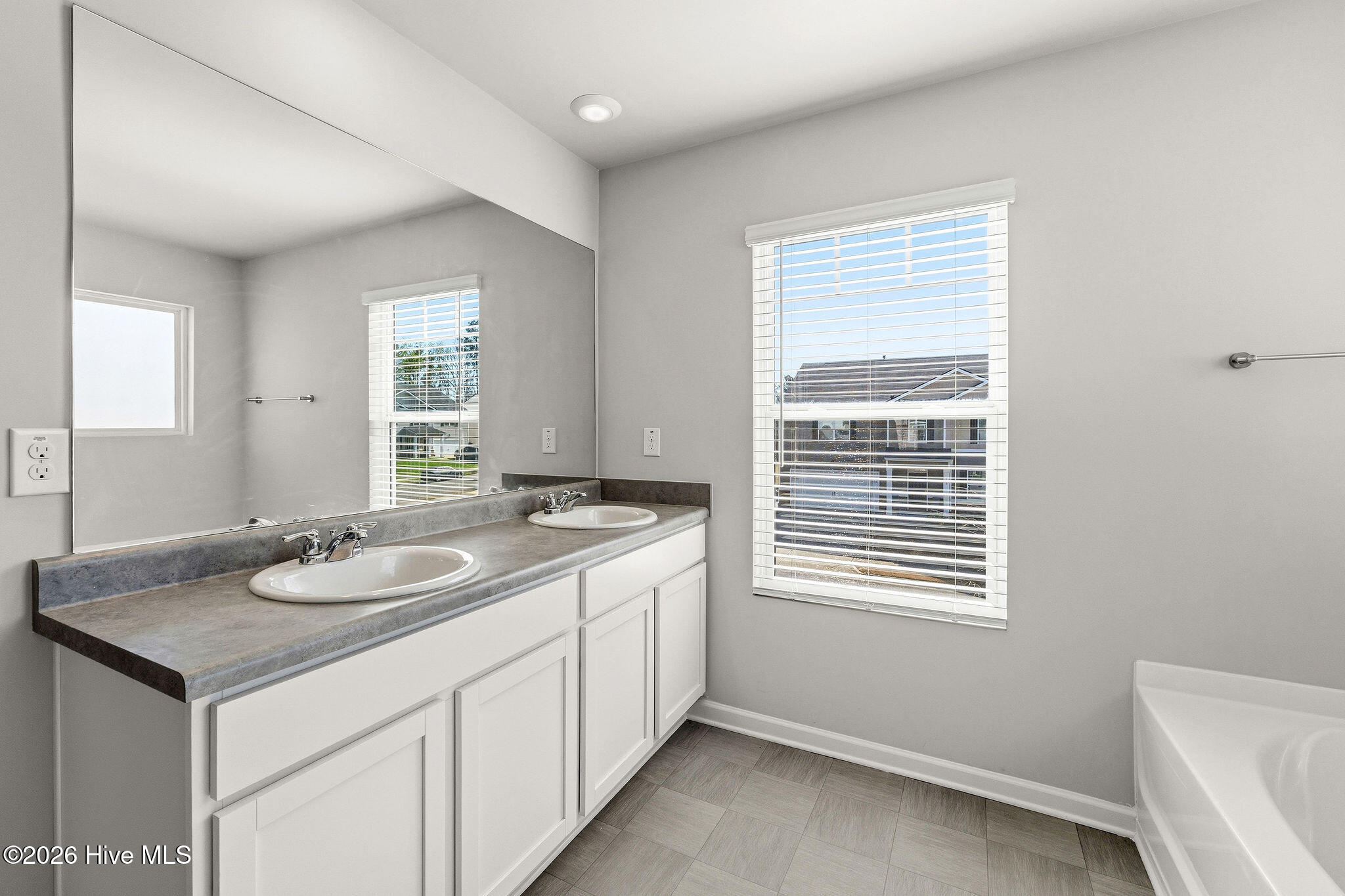 228 Journey Run Property Photo 38