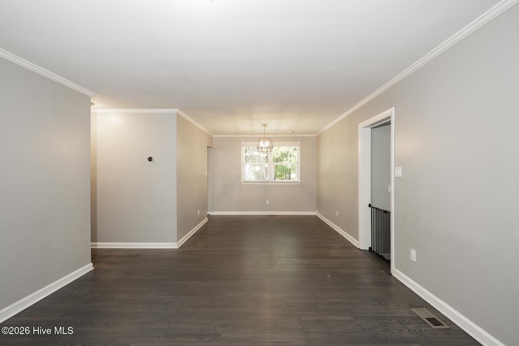 303 Hickory Drive Property Photo 4